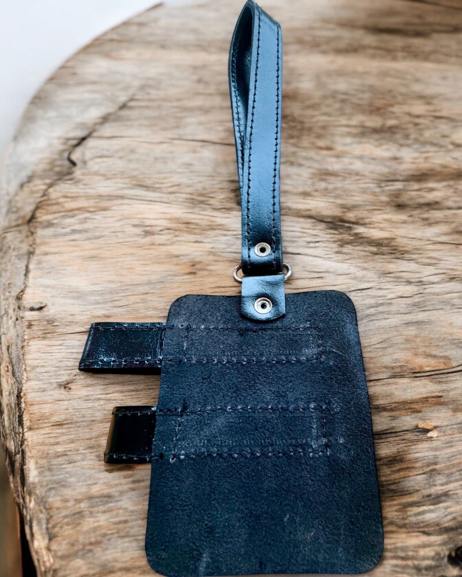 "Fekete Párduc Bot Tok Gravírozási Lehetőséggel - Kézzel Készített Természetes Bőrből"