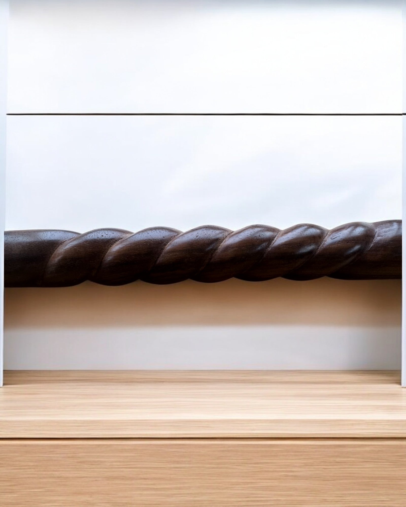 Farkas Őrző Kézzel Faragott Sétabot, Fából, gravírozással személyre szabható