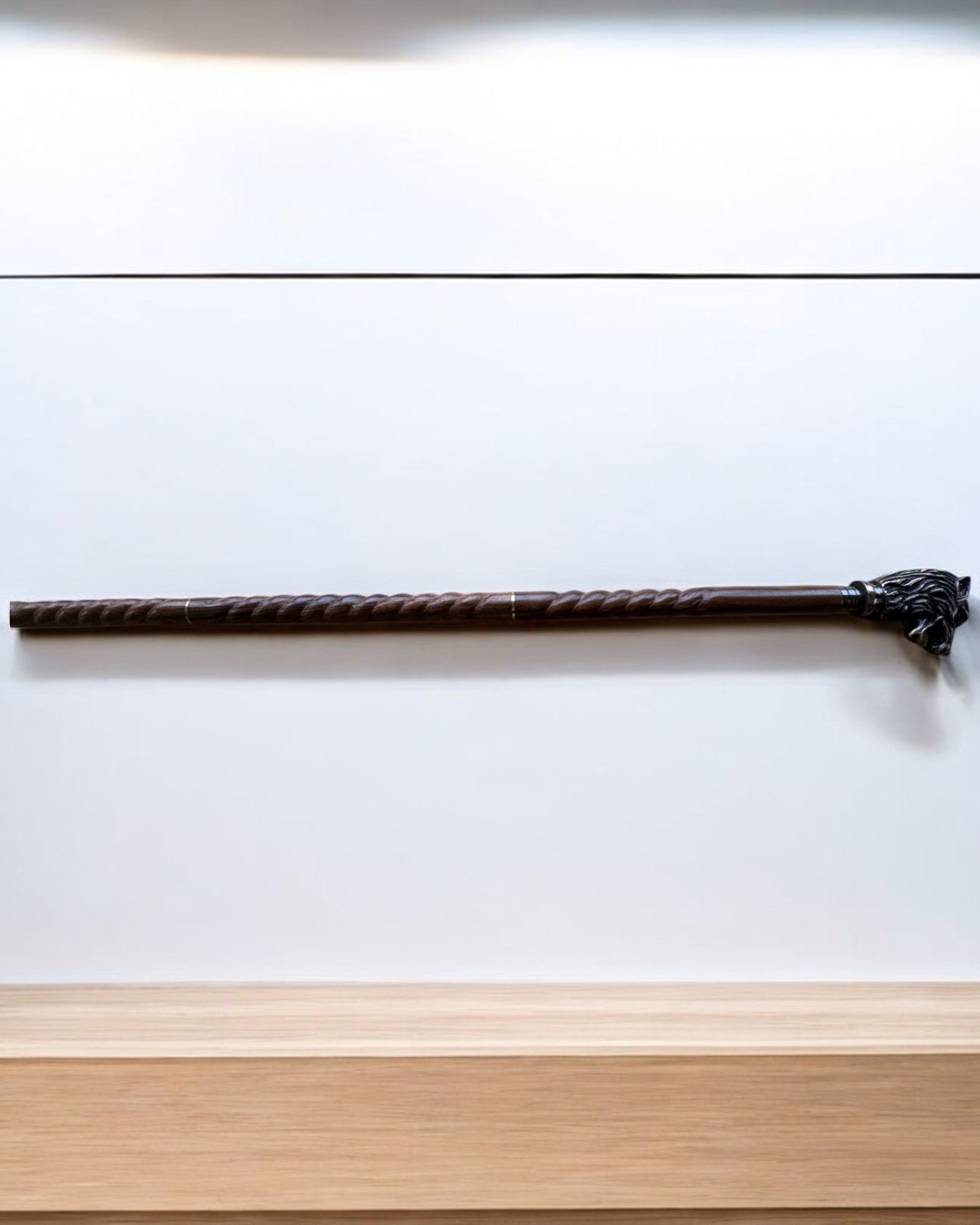 Farkas Őrző Kézzel Faragott Sétabot, Fából, gravírozással személyre szabható