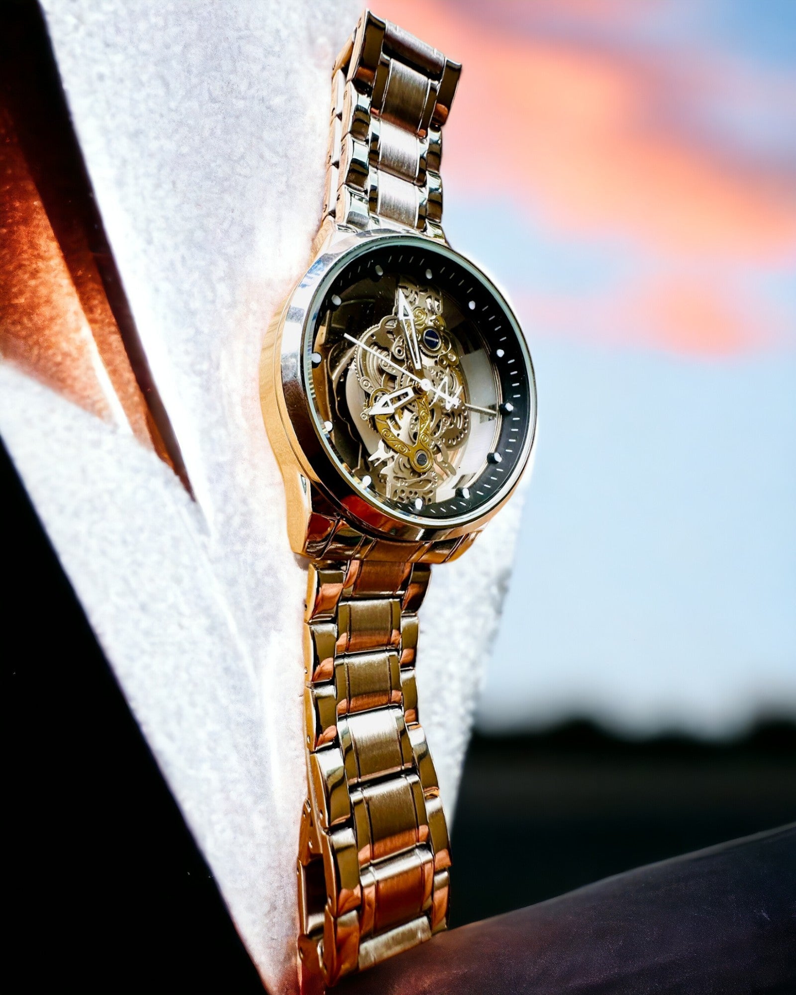 Elegáns férfi karóra KIMSDUN Prestige Átlátszó Mechanizmus és Sportos Elegancia, személyre szabható gravírozással