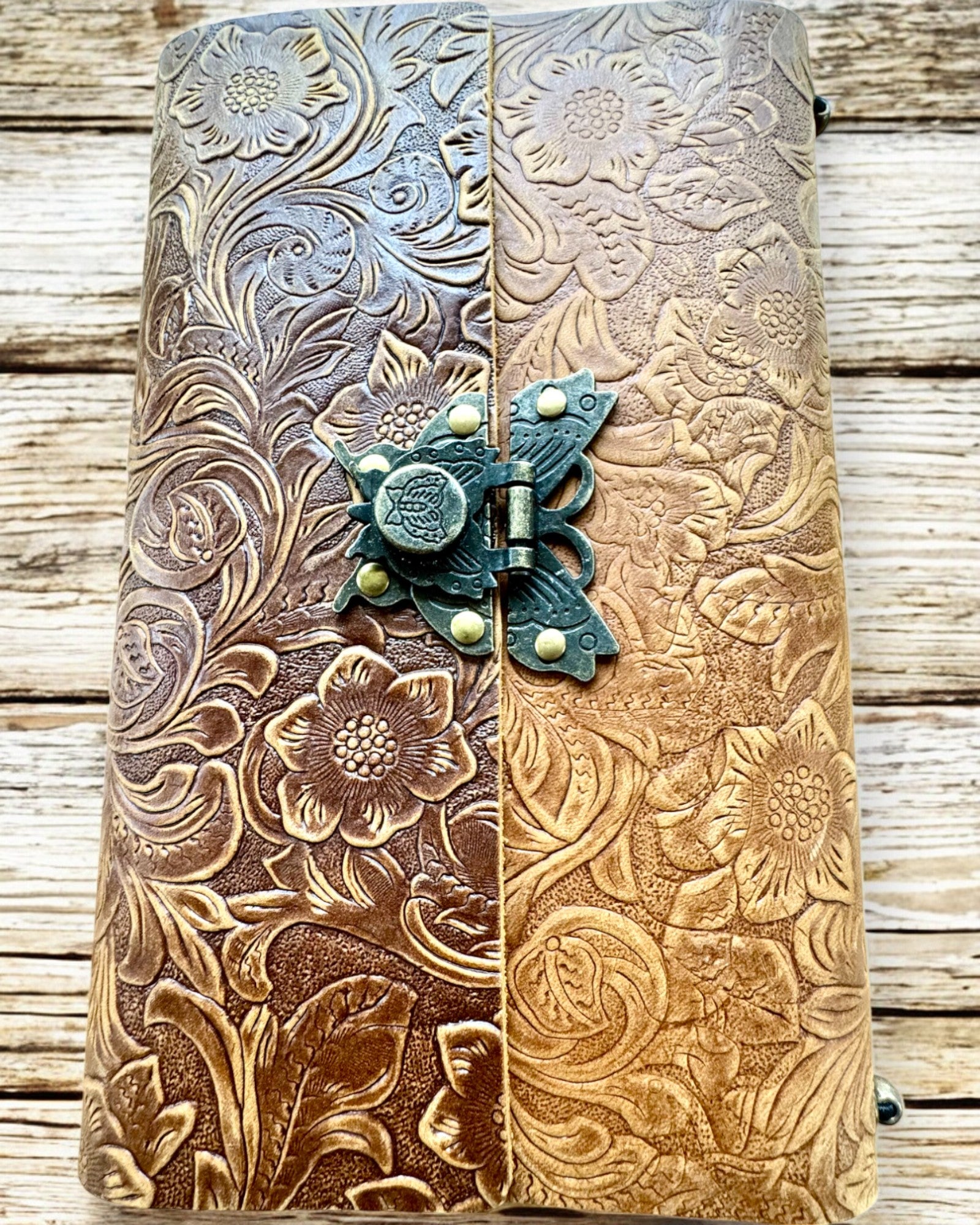 Luksusowy Retro Notatnik ze Skórzaną Okładką - "Vintage Elegance", 480 stron, możliwość personalizacji grawerem