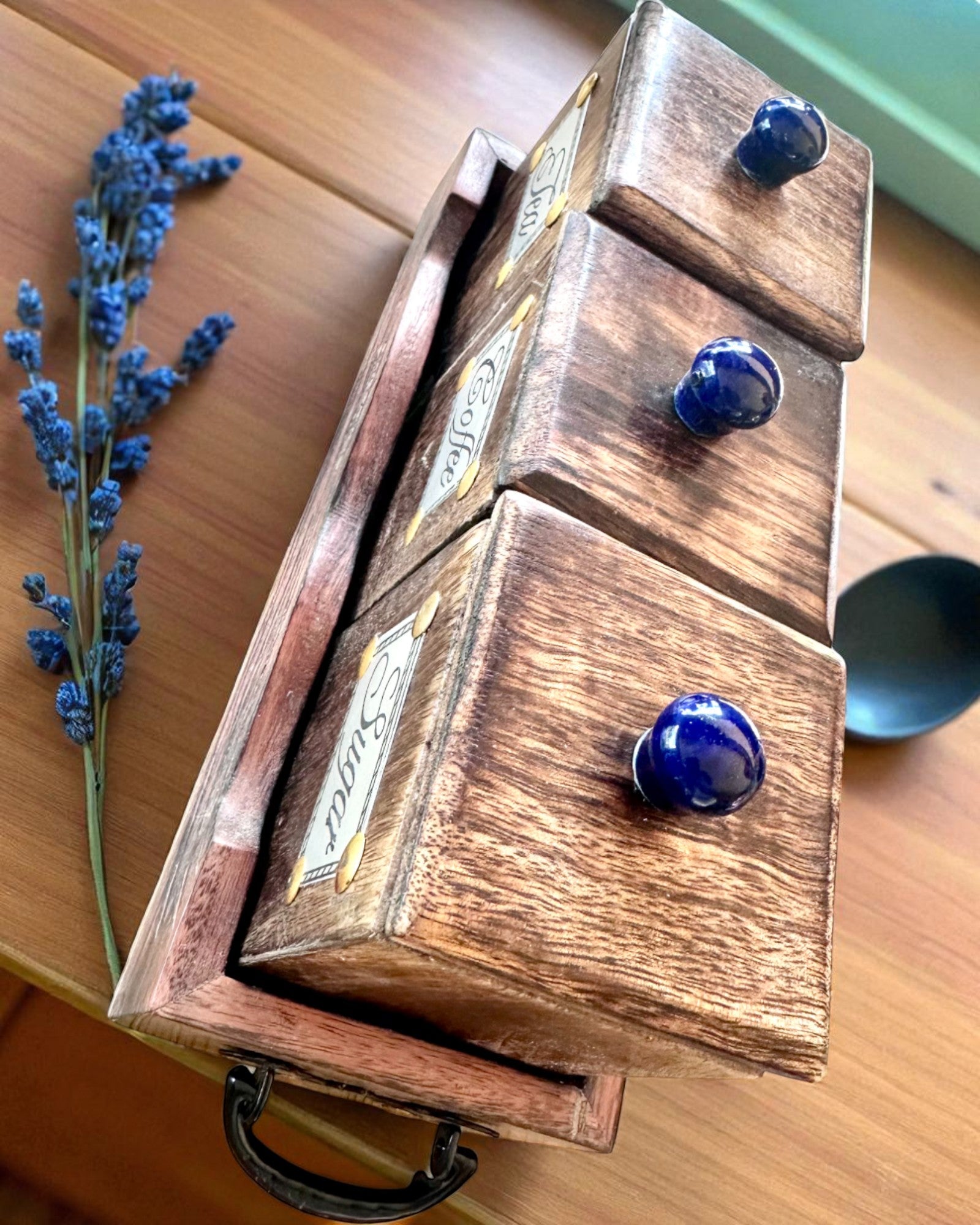 Royal Trio Készlet – Tea, Kávé, Cukor Shisham fából, kézzel készített, gravírozási lehetőséggel ajándékba