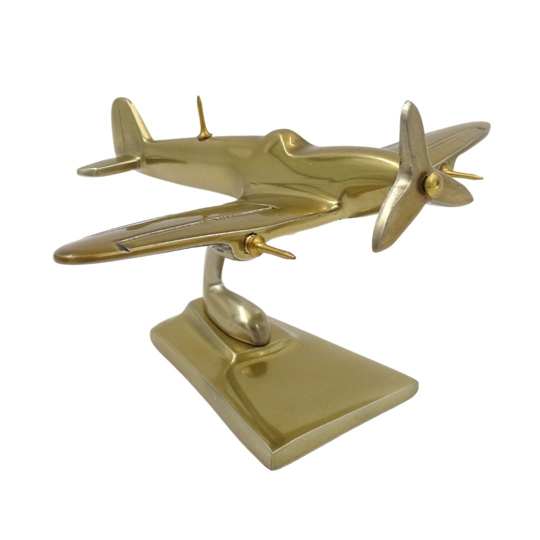 Model samolotu Spitfire Złoty WWII Myśliwiec z możliwością personalizacji grawerem – elegancki prezent dla miłośników lotnictwa, wykonany z aluminium, wymiary 15 × 13 × 8 cm