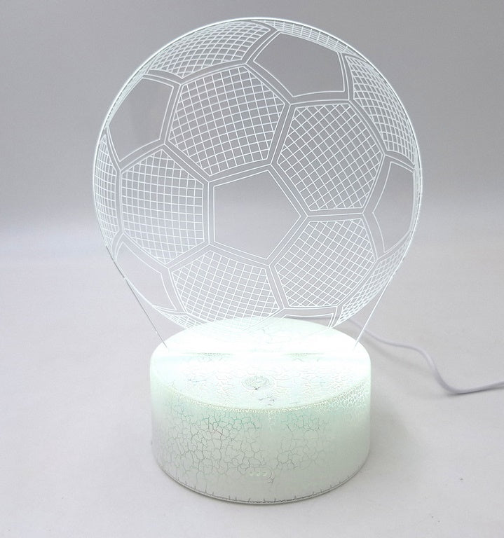 Focilabda éjjeli lámpa gravírozással személyre szabható kivitelben - Ideális ajándék a futball szerelmeseinek - 17 cm magas - 3 választható szín - USB-tápellátás vagy 3 AAA elem