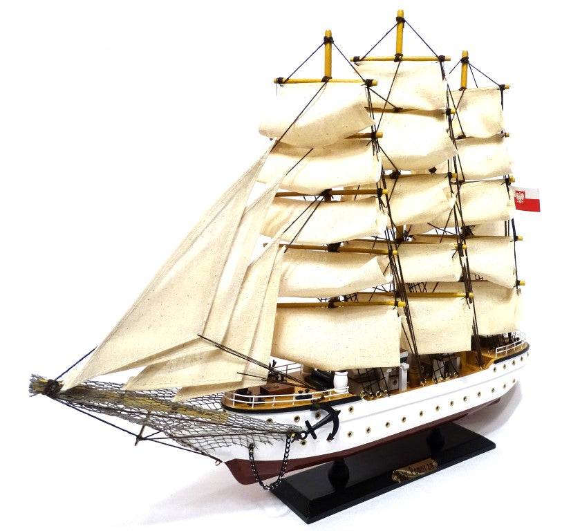 Dar Pomorza vitorláshajó-modell 50cm, gravírozással személyre szabható