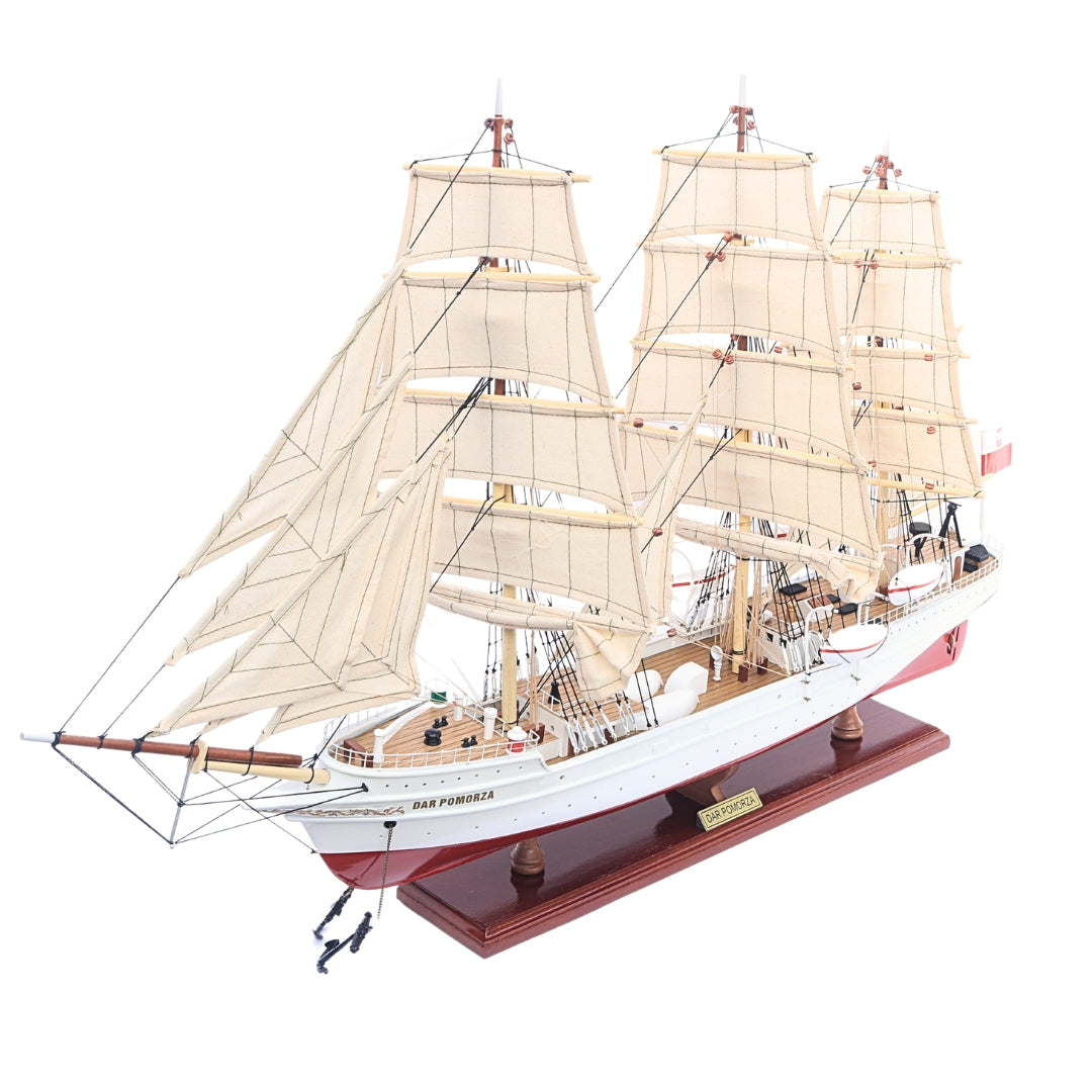 Exkluzív Dar Pomorza vitorláshajó-modell, 82 cm, személyre szabható gravírozással