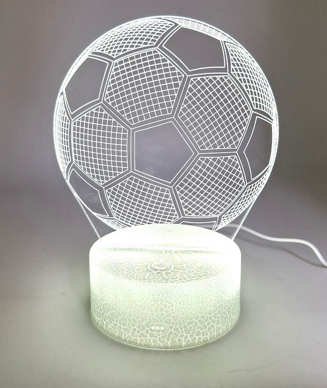 Focilabda éjjeli lámpa gravírozással személyre szabható kivitelben - Ideális ajándék a futball szerelmeseinek - 17 cm magas - 3 választható szín - USB-tápellátás vagy 3 AAA elem