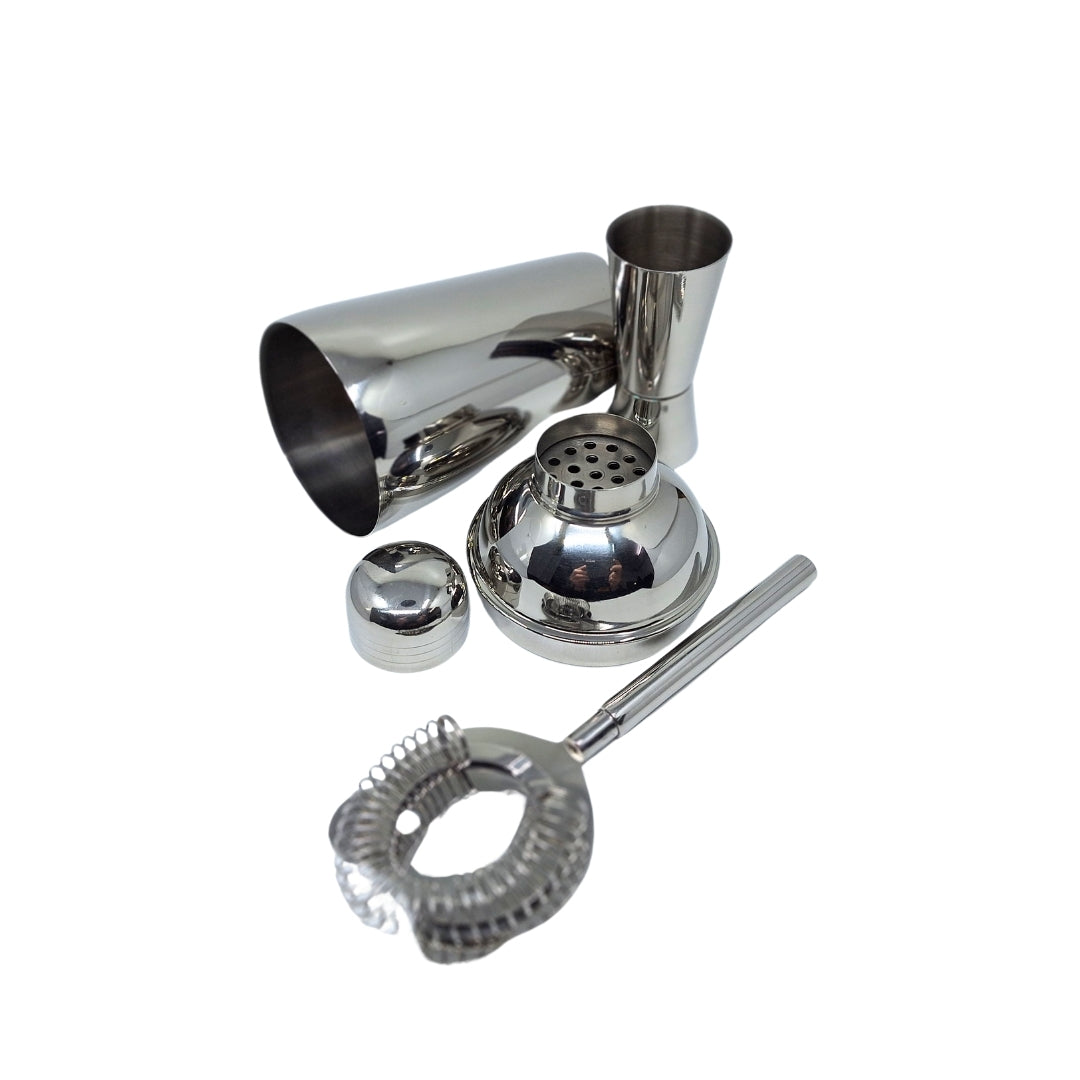 Steel 3 részes bártenderszett személyre szabható gravírozási lehetőséggel - shaker 750 ml, jigger 15/30 ml, strainer - elegáns ajándék a koktélok kedvelőinek, rozsdamentes acél, ezüst szín