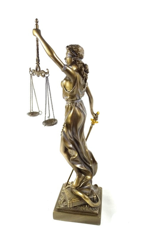 35 cm-es Themisz-figura személyre szabható gravírozási lehetőséggel - elegáns ajándék ügyvédnek, bírónak vagy jogtanácsosnak, arany színű, antikolt felületű polyresinből készült