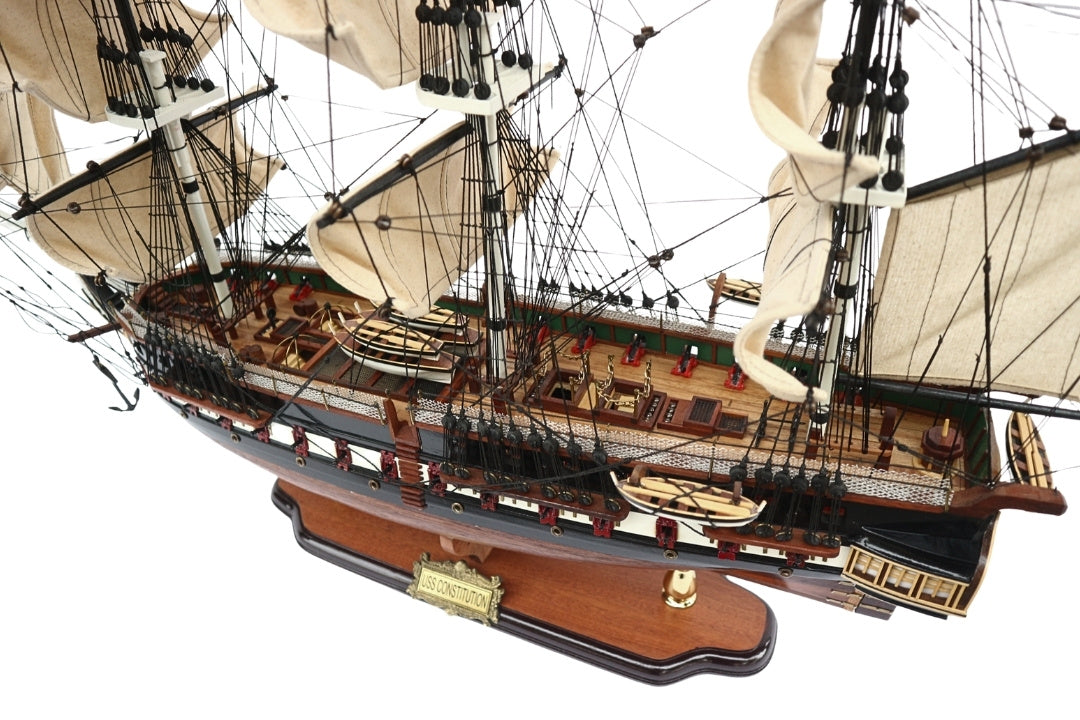 Exkluzív nagy USS Constitution vitorláshajó-modell, 100cm, személyre szabható gravírozással