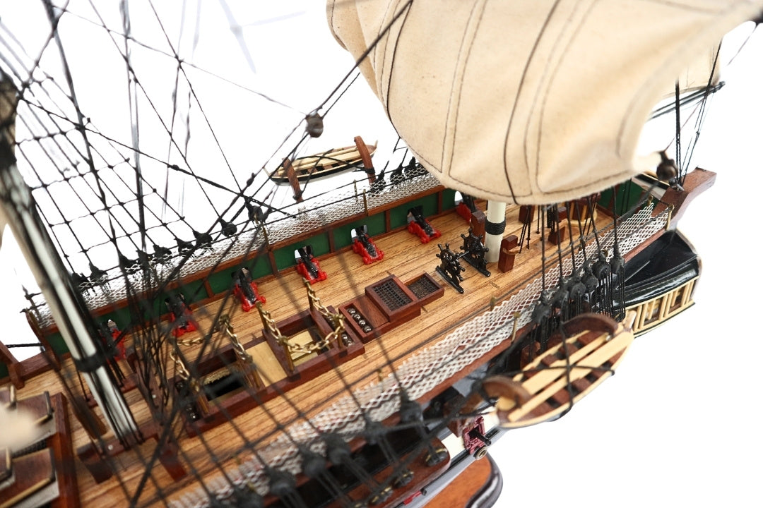Exkluzív nagy USS Constitution vitorláshajó-modell, 100cm, személyre szabható gravírozással