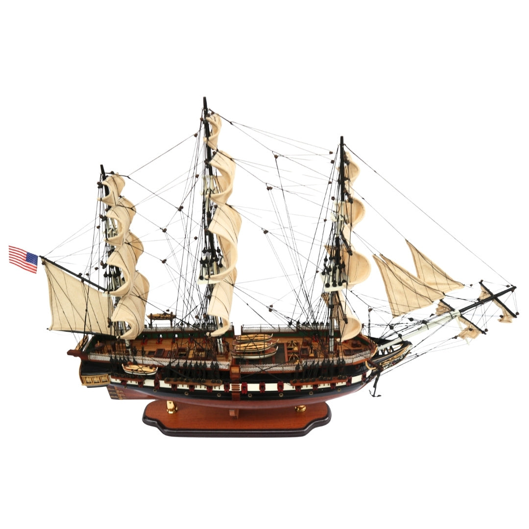 Exkluzív nagy USS Constitution vitorláshajó-modell, 100cm, személyre szabható gravírozással