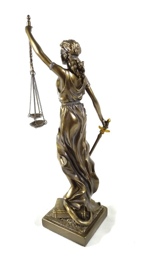 35 cm-es Themisz-figura személyre szabható gravírozási lehetőséggel - elegáns ajándék ügyvédnek, bírónak vagy jogtanácsosnak, arany színű, antikolt felületű polyresinből készült