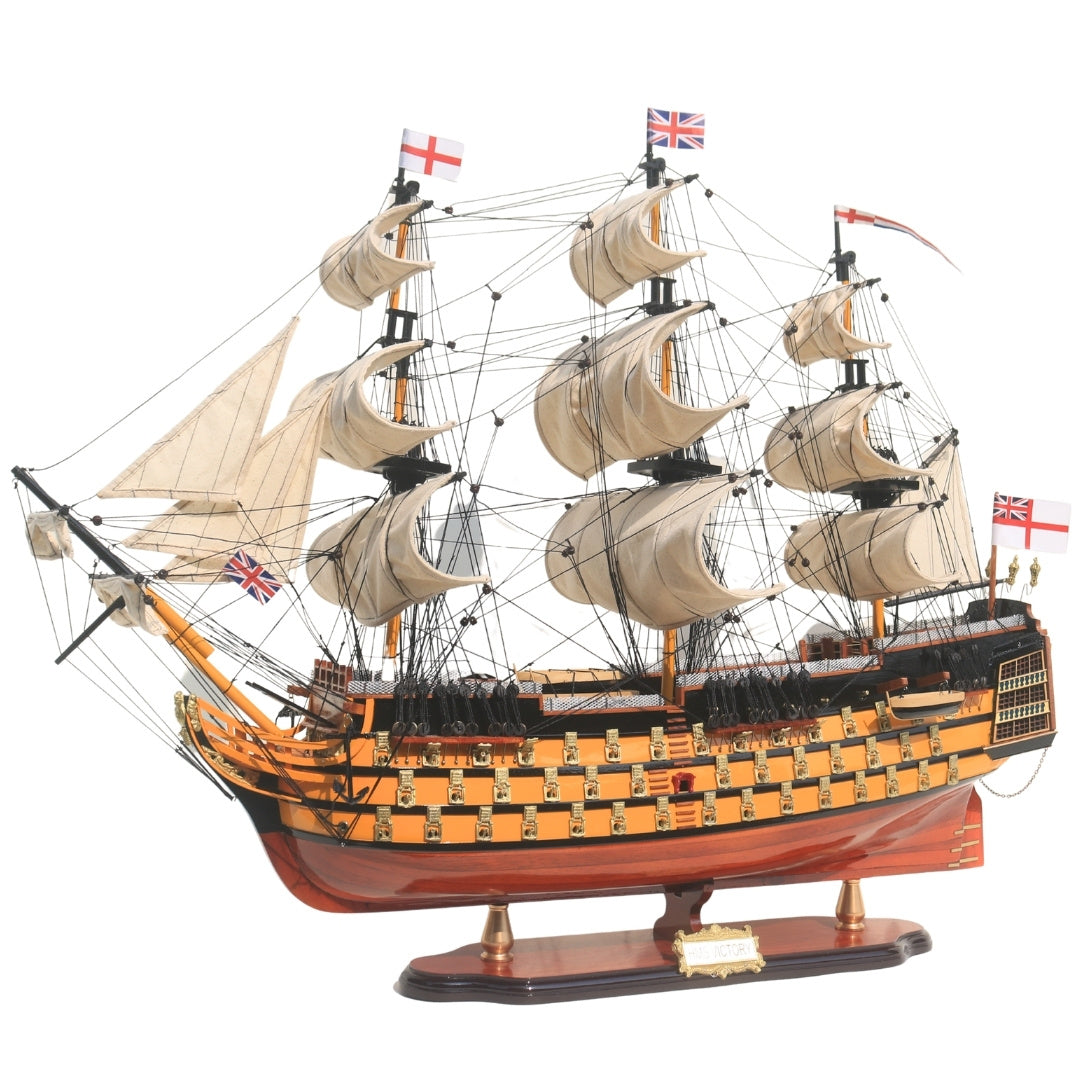 Összeszerelt HMS Victory vitorláshajó-modell, 80cm, személyre szabható gravírozással - exkluzív ajándék dekoráció, egzotikus fából kézzel készítve, kiváló minőség és gondos részletkidolgozás