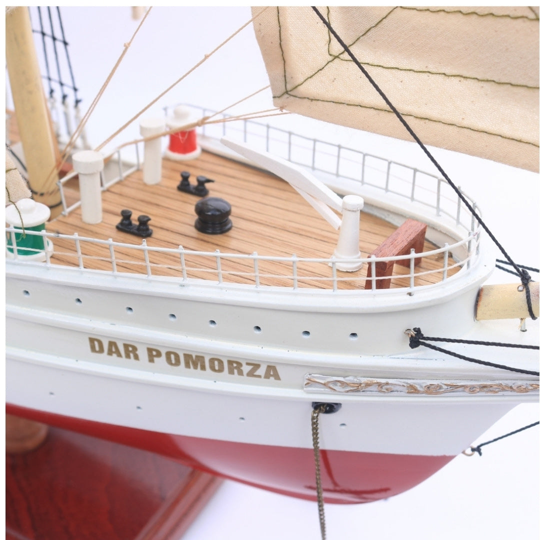 Exkluzív Dar Pomorza vitorláshajó-modell, 82 cm, személyre szabható gravírozással