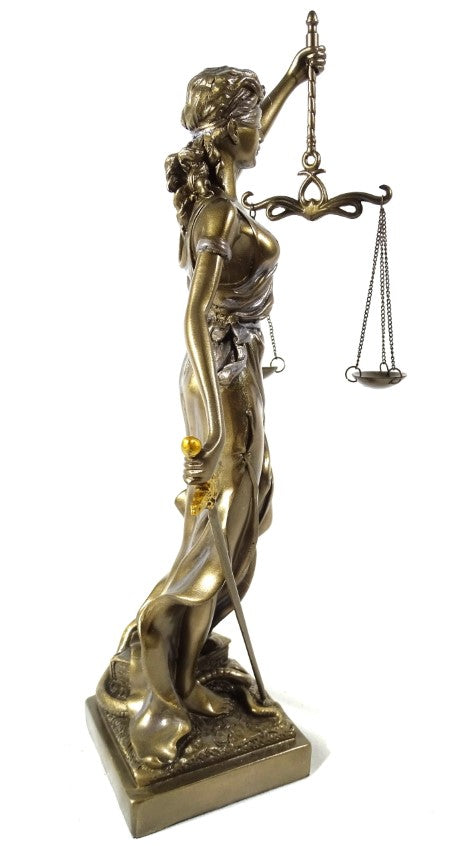 35 cm-es Themisz-figura személyre szabható gravírozási lehetőséggel - elegáns ajándék ügyvédnek, bírónak vagy jogtanácsosnak, arany színű, antikolt felületű polyresinből készült