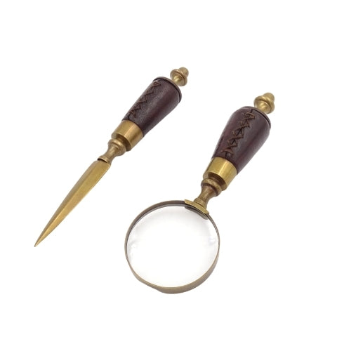 Íróasztali készlet nagyítóval és papírvágó késsel MIS-0742, gravírozással személyre szabható, elegáns bőrborítás, ideális ajándék, méretek: 18 x 7.5 x 3.5 cm (nagyító), 18 x 3.5 x 3.5 cm (kés)