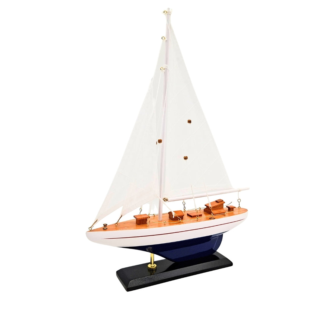 Fa jachtmodell, magasság 42 cm, gravírozással személyre szabható