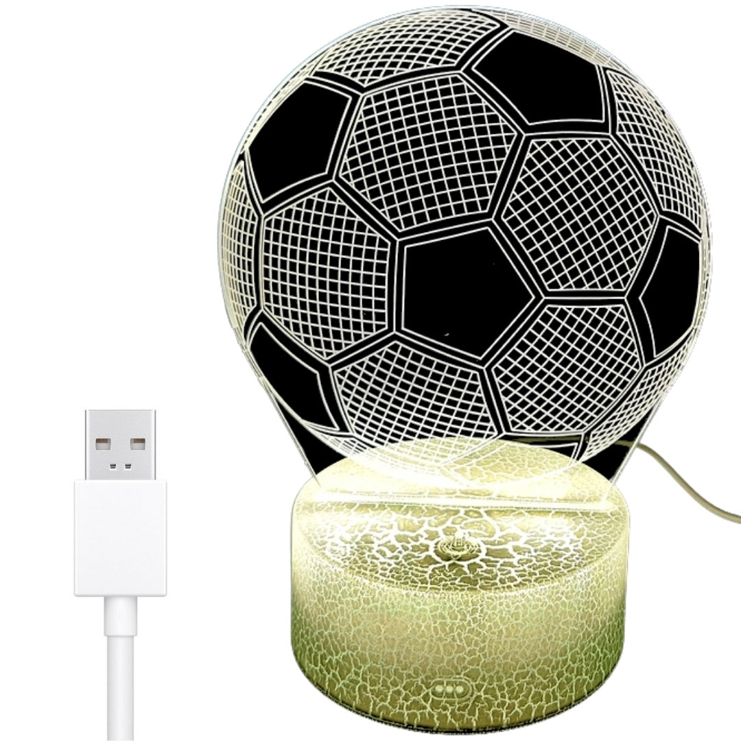 Focilabda éjjeli lámpa gravírozással személyre szabható kivitelben - Ideális ajándék a futball szerelmeseinek - 17 cm magas - 3 választható szín - USB-tápellátás vagy 3 AAA elem