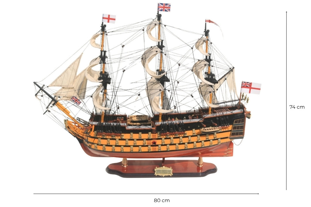 Összeszerelt HMS Victory vitorláshajó-modell, 80cm, személyre szabható gravírozással - exkluzív ajándék dekoráció, egzotikus fából kézzel készítve, kiváló minőség és gondos részletkidolgozás