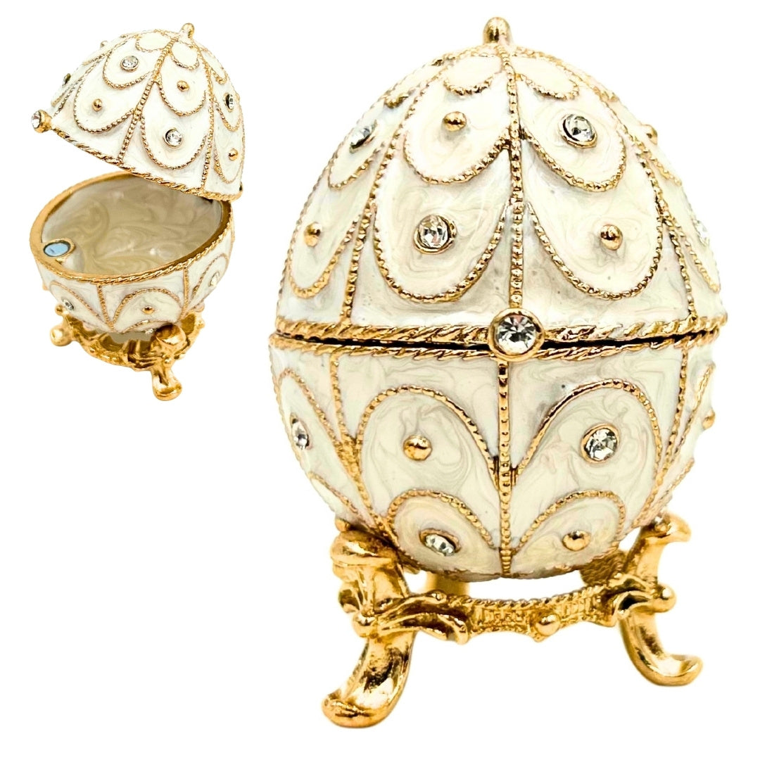 Exkluzív fém Fabergé-tojás ékszerdoboz kristályokkal, fehér-arany színben, gravírozással történő személyre szabási lehetőséggel