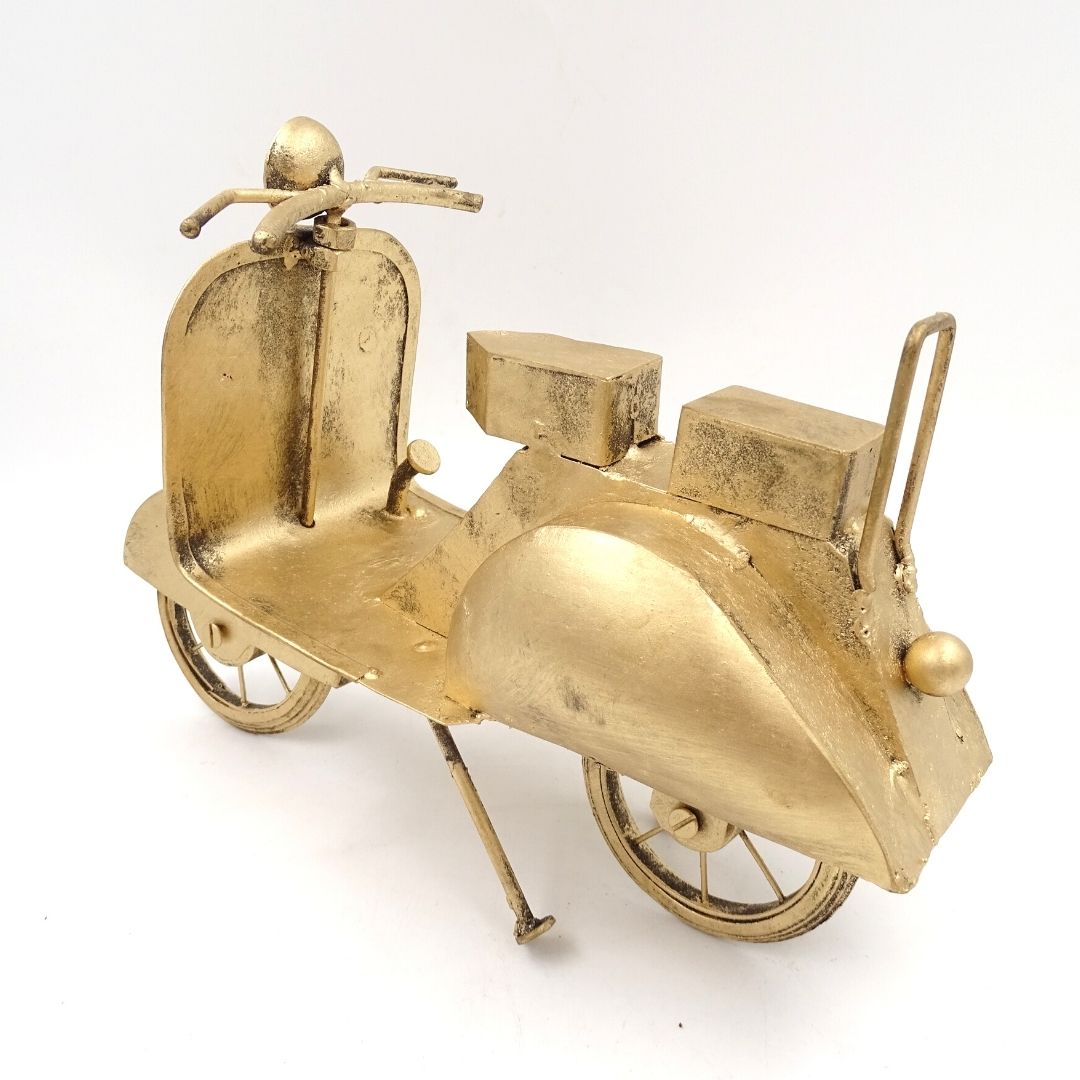 NC2860 retro fém robogómodell antik sárgaréz színben, személyre szabható gravírozási lehetőséggel