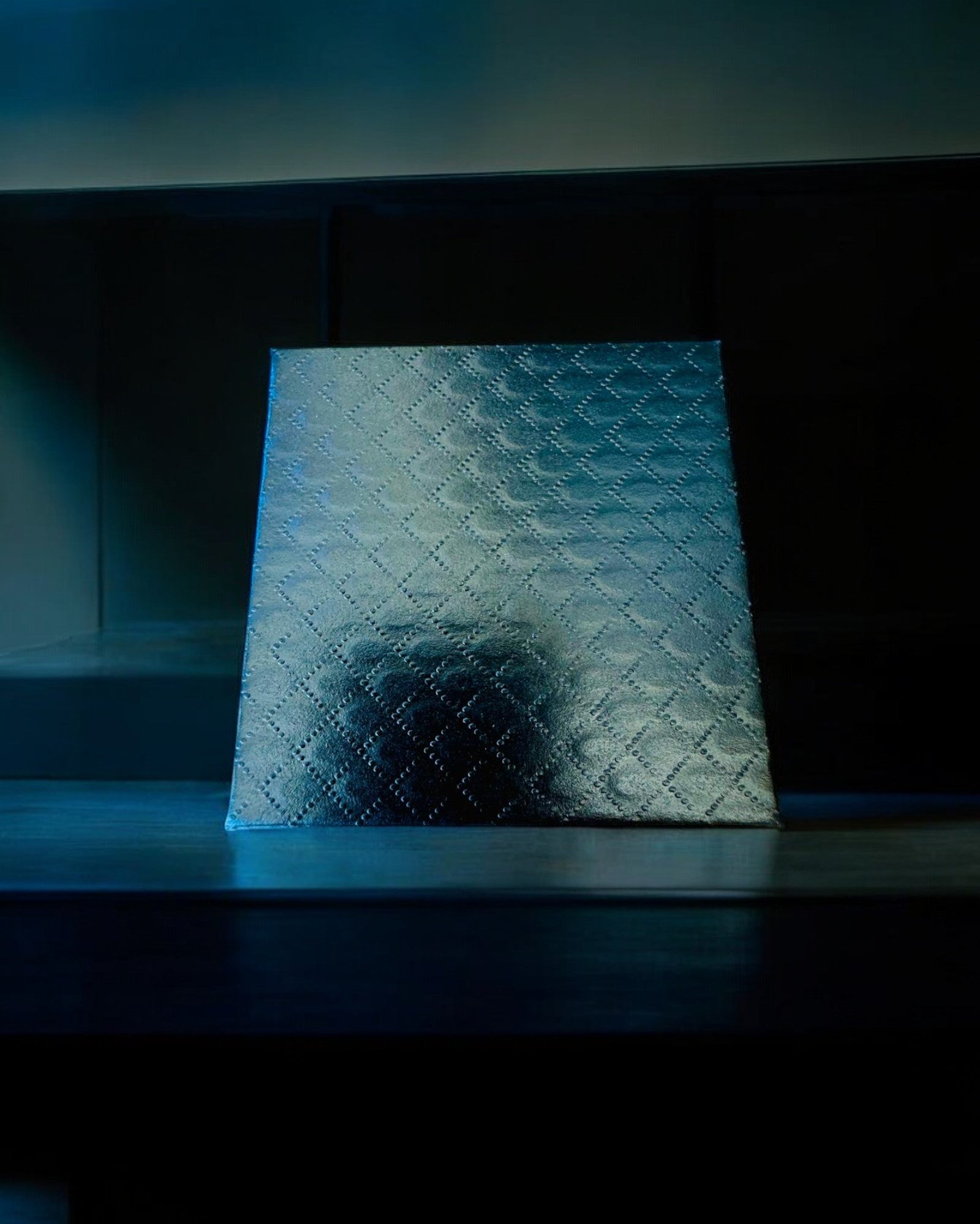 Kompas w stylu kieszonkowego zegarka "Navigator" - Kolor ciemny metal