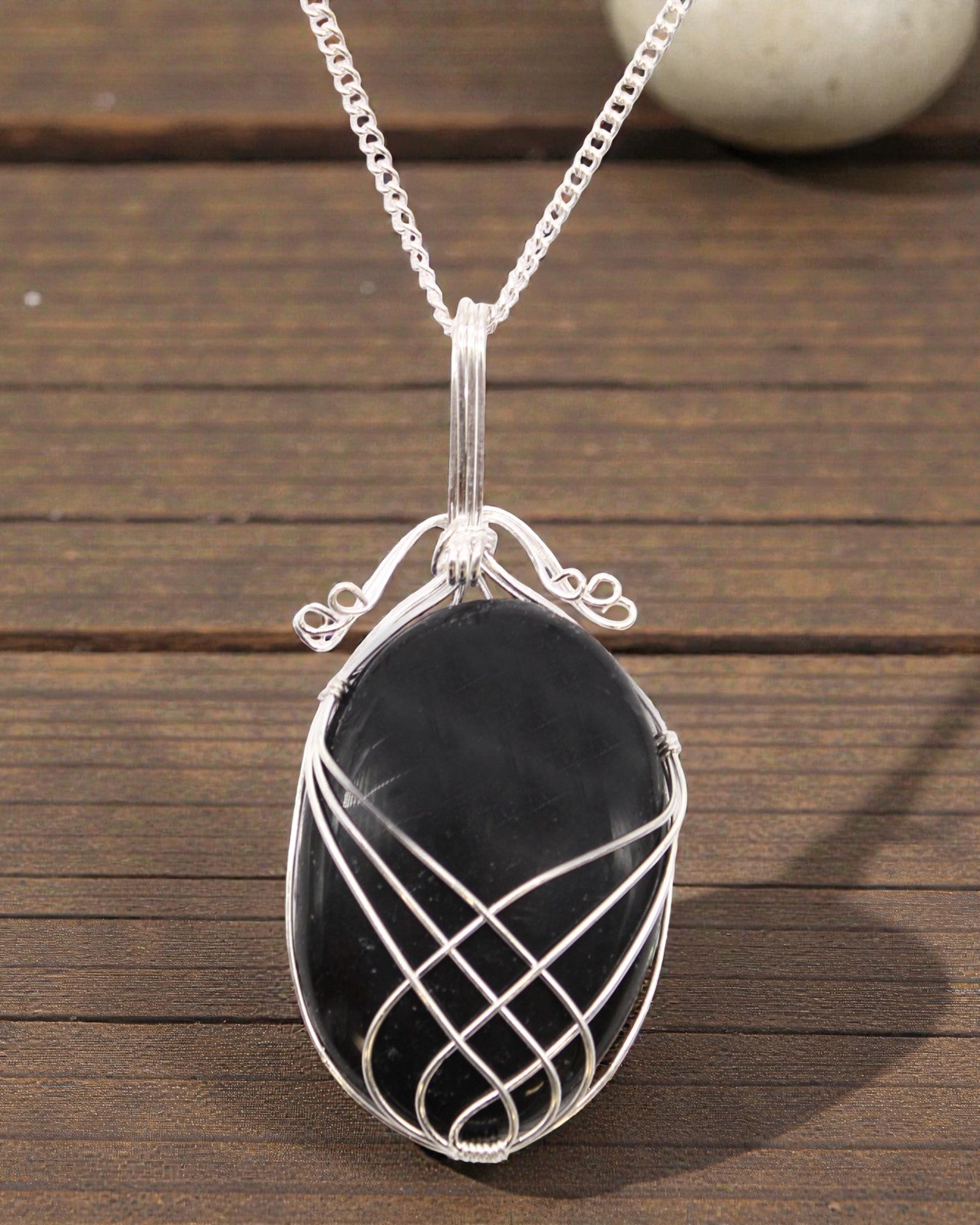 A védelem fonata – Kézzel fonott fekete ónix nyaklánc