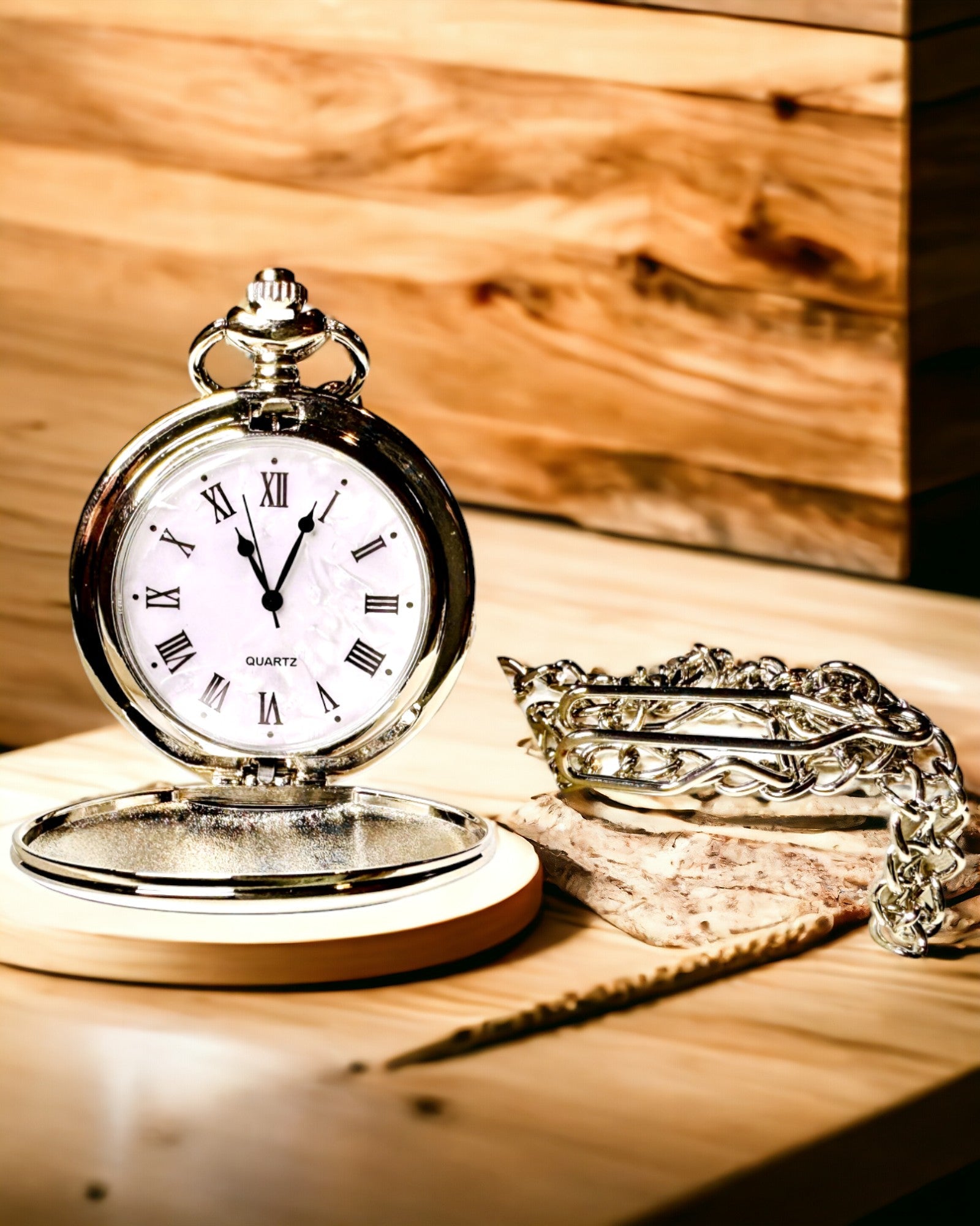 Klasszikus zsebóra római számokkal és lánccal, kvarc, acélfény - ezüst színű