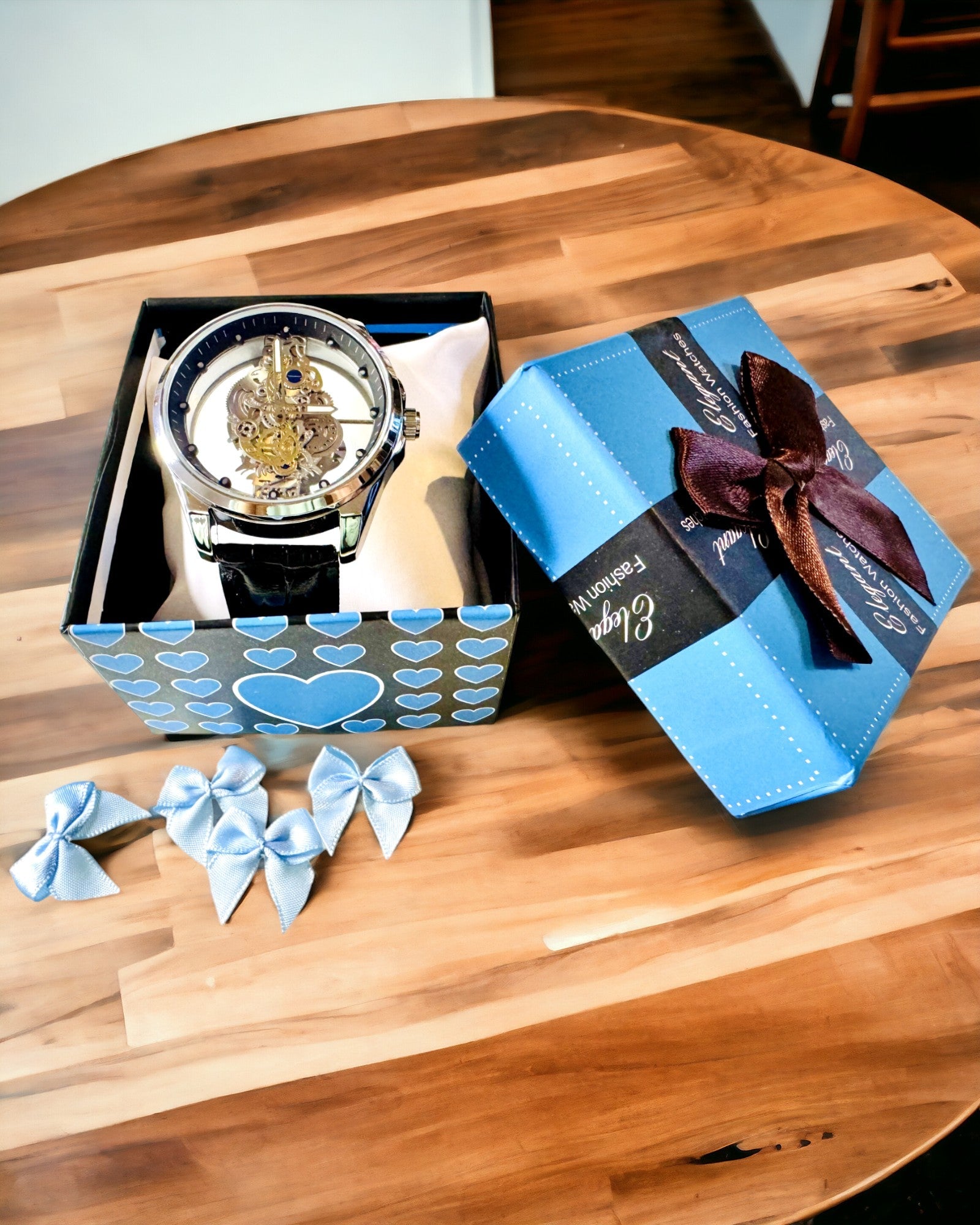 Férfi Kvarcóra Átlátszó Számlappal - Klasszikus Elegancia Modern Kivitelben fekete szíjjal. Személyre szabás gravírozással