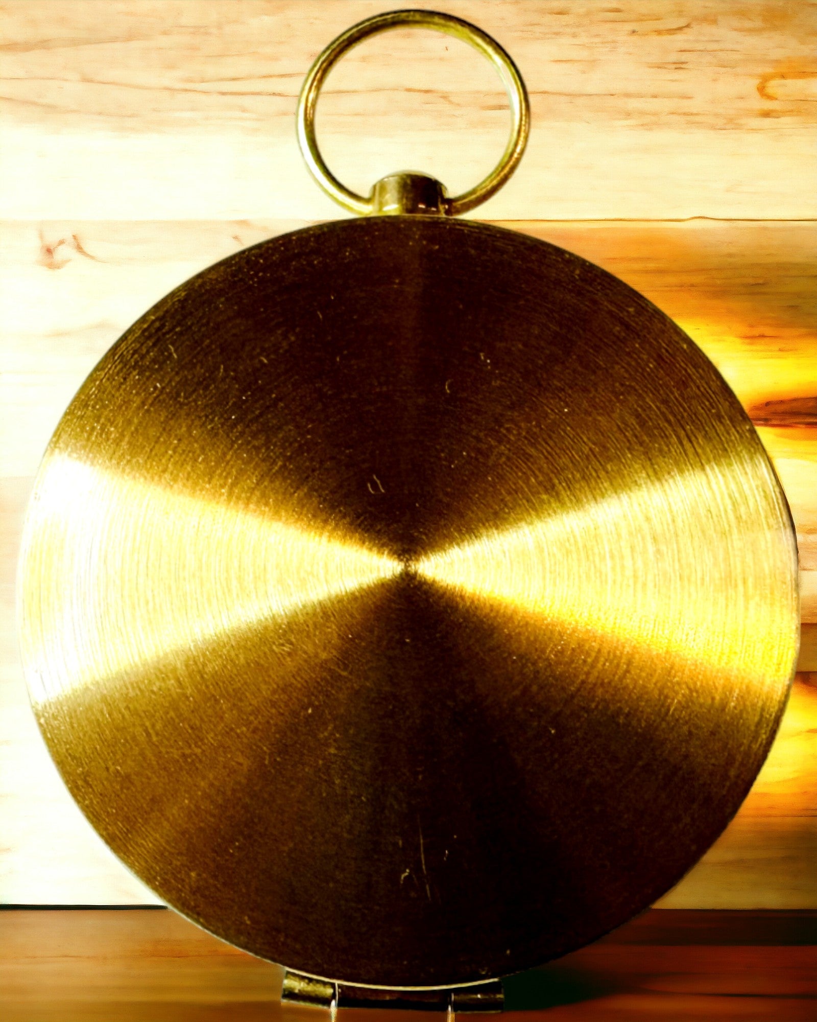 Retro Stílusú Navigációs Iránytű – Hordozható és Precíz Iránymeghatározó Eszköz Utazók és Felfedezők Számára. Gravírozás, személyre szabás.