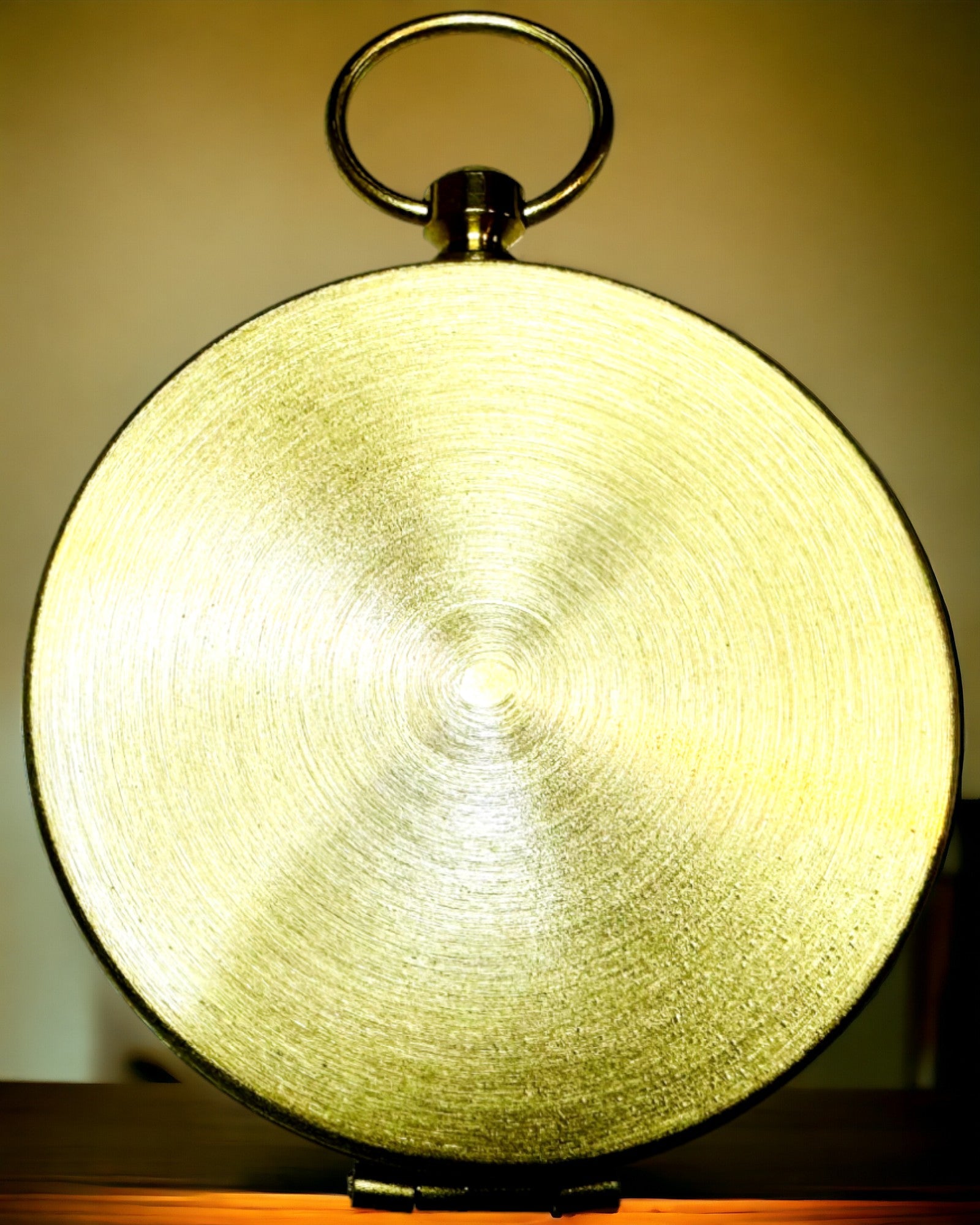 Retro Stílusú Navigációs Iránytű – Hordozható és Precíz Iránymeghatározó Eszköz Utazók és Felfedezők Számára. Gravírozás, személyre szabás.