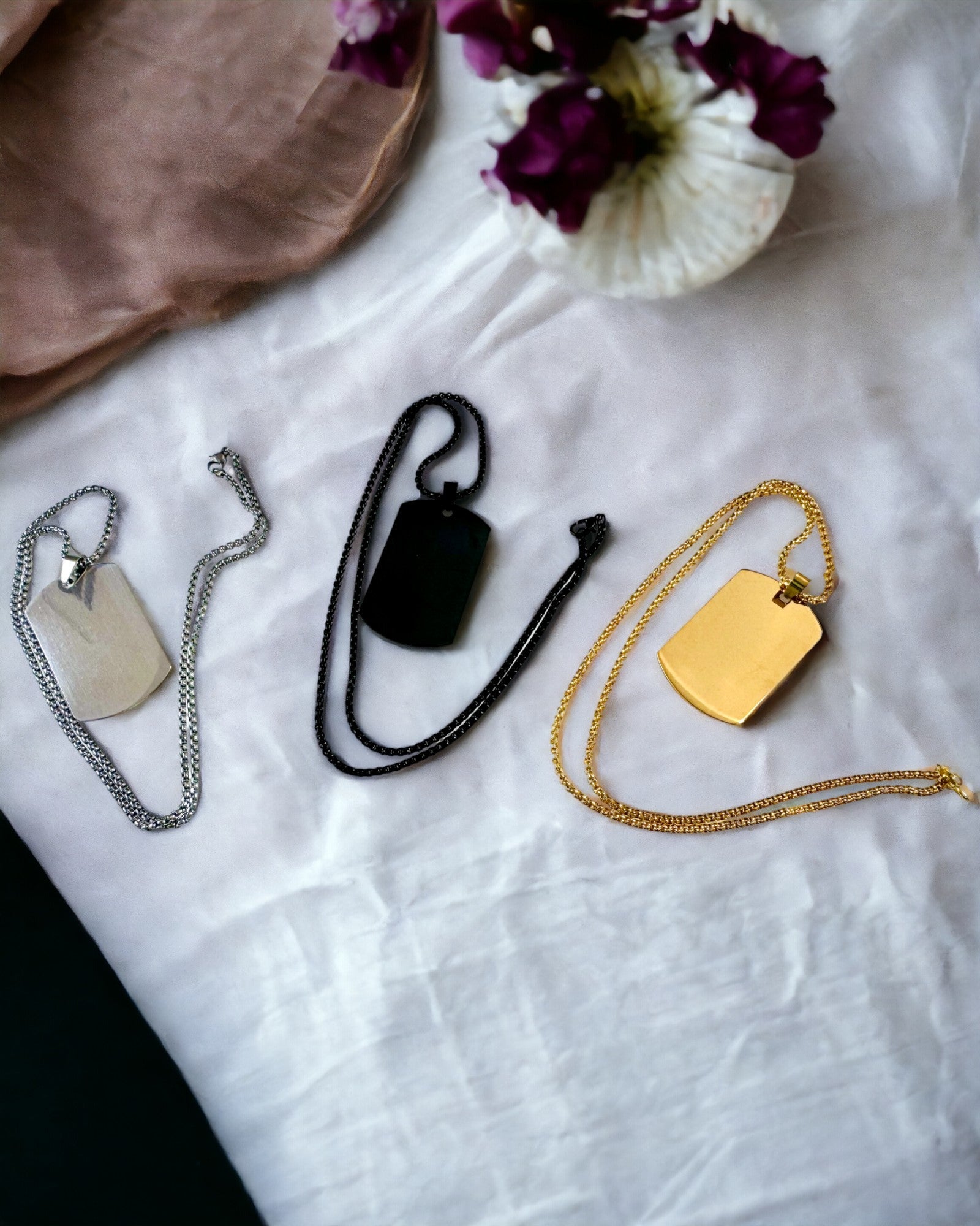 "Három Stílus Árnyalata" Dog Tag Nyaklánc - Katonai Azonosító - Elegáns Medál Rozsdamentes Acélból Gravírozási Lehetőséggel