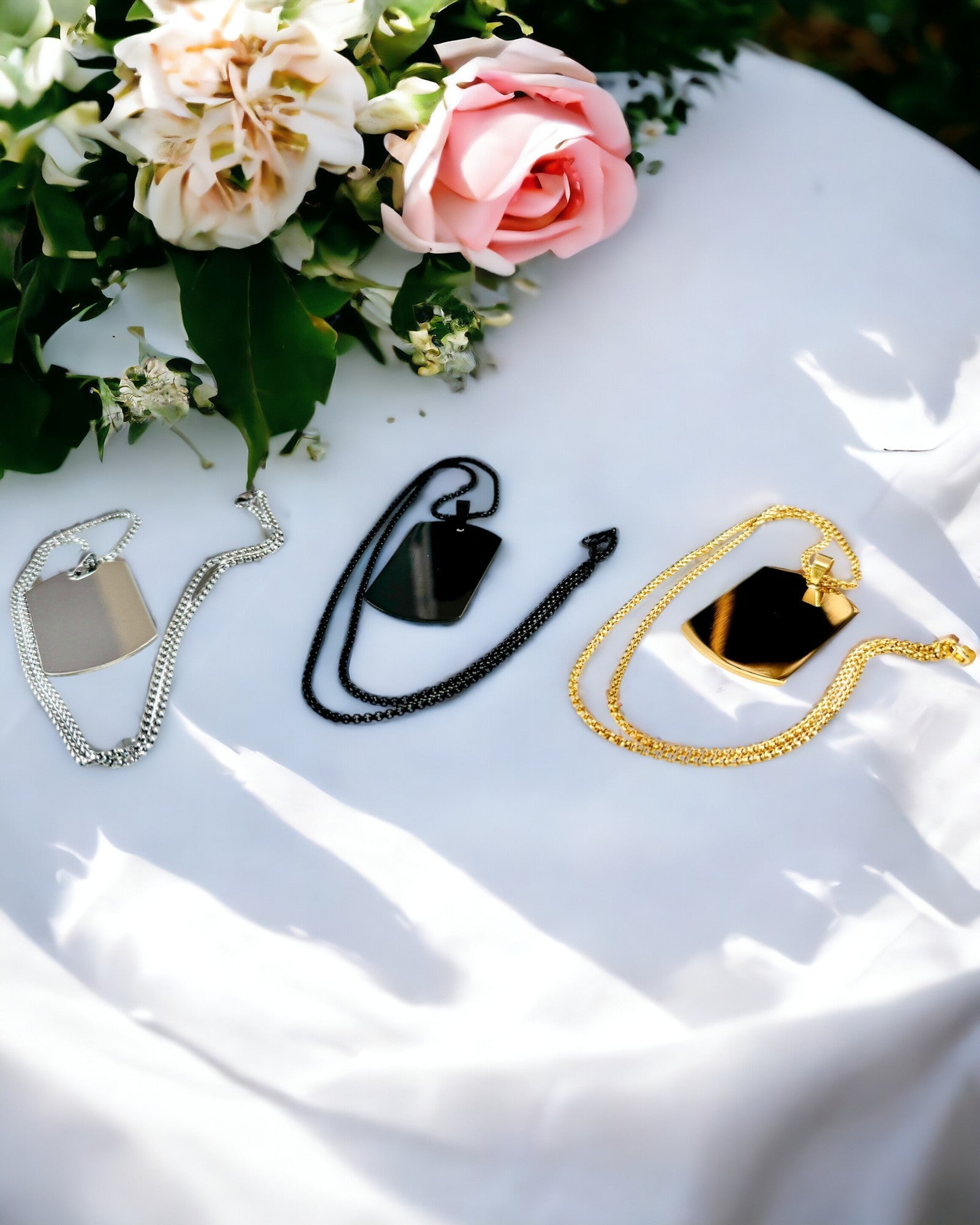 "Három Stílus Árnyalata" Dog Tag Nyaklánc - Katonai Azonosító - Elegáns Medál Rozsdamentes Acélból Gravírozási Lehetőséggel