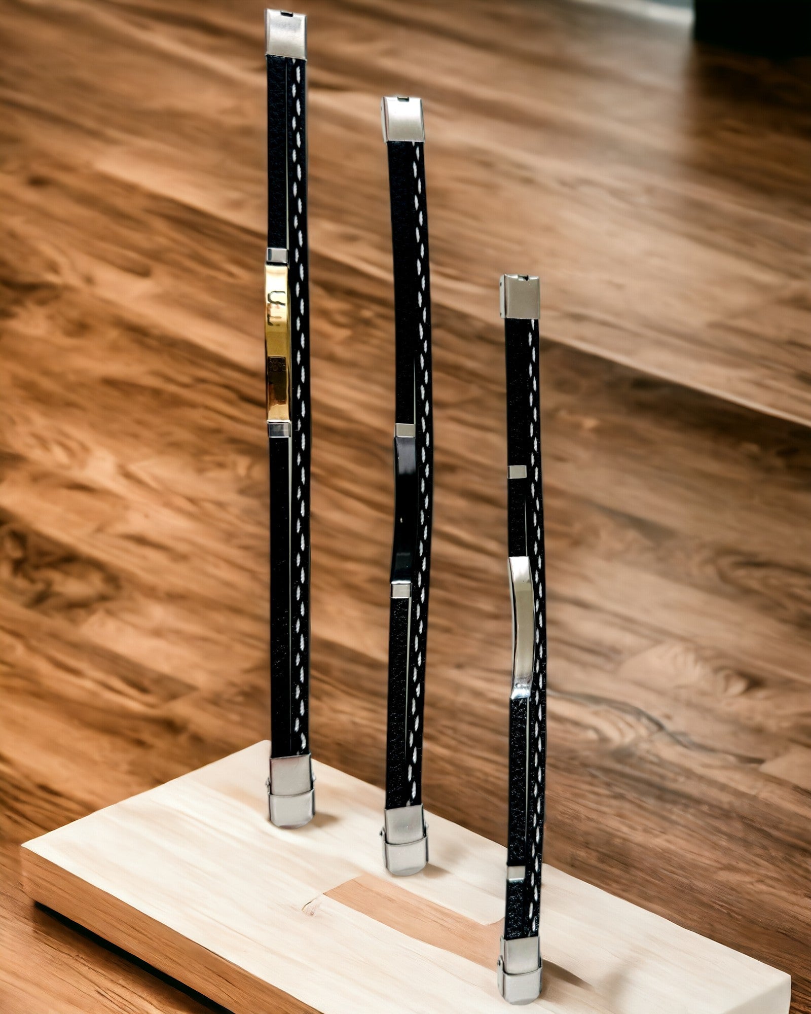 PU bőrből és rozsdamentes acélból készült sport karkötő gravírozási lehetőséggel – 3 színben