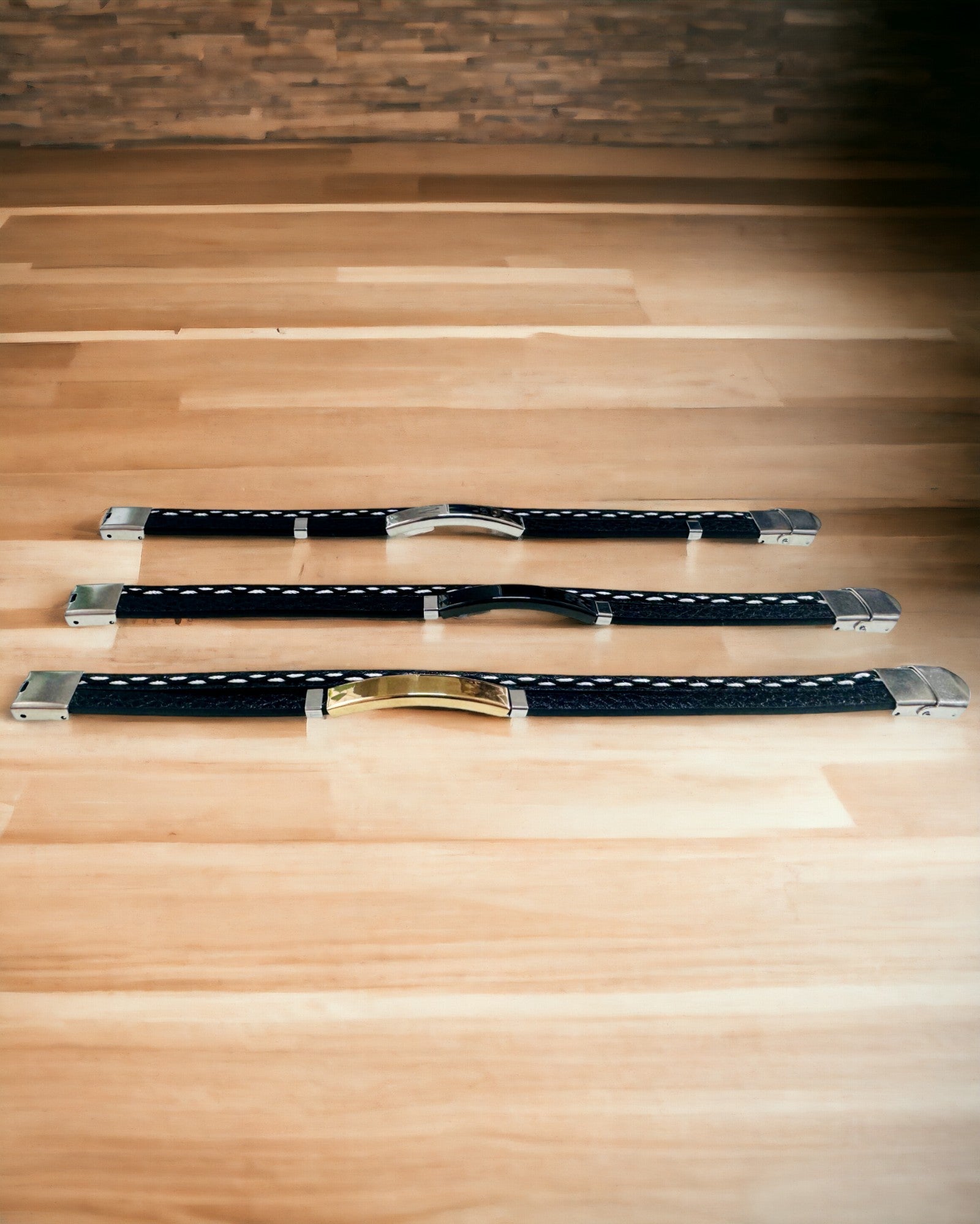 PU bőrből és rozsdamentes acélból készült sport karkötő gravírozási lehetőséggel – 3 színben