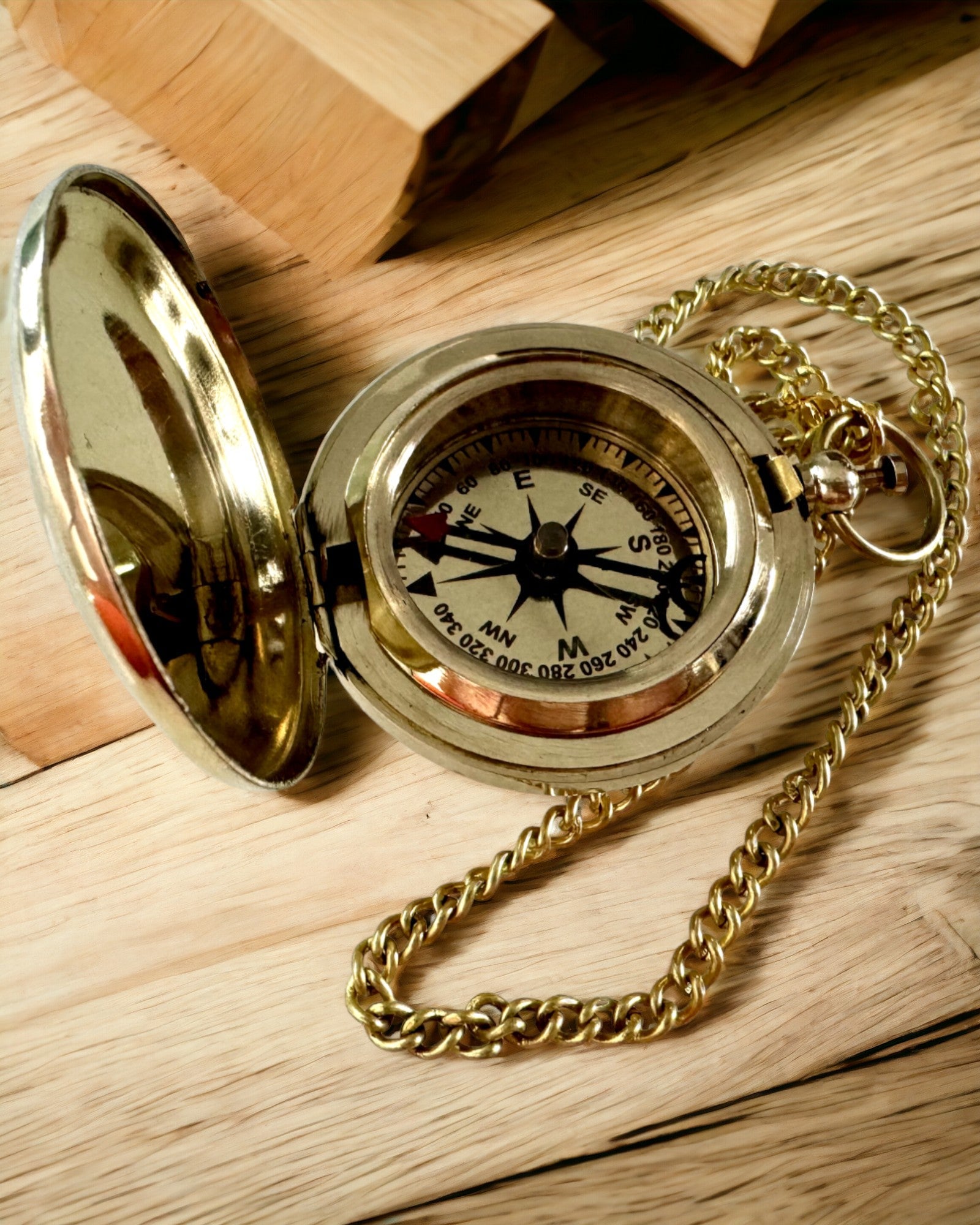 Arany színű Kompasz Kaland – Elegáns Felfedező Navigátor