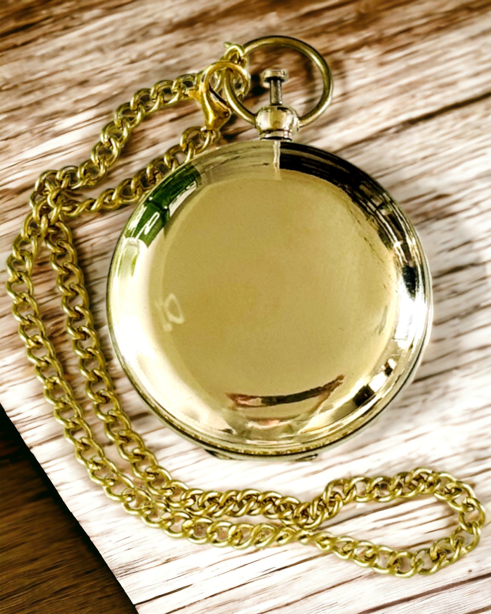 Arany színű Kompasz Kaland – Elegáns Felfedező Navigátor