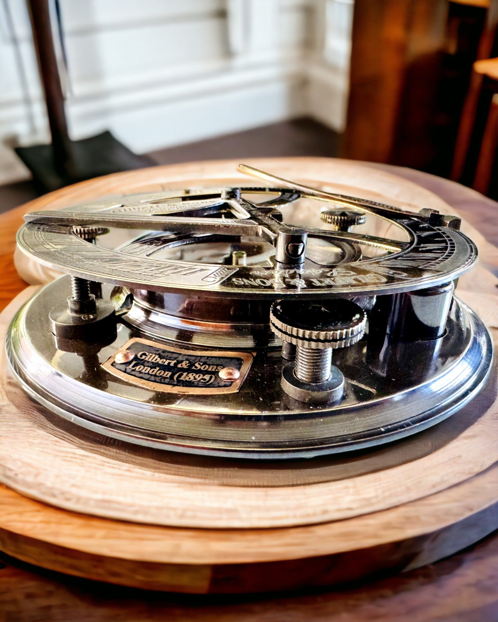 Antik Prémium Navigációs Iránytű Gravírozási Lehetőséggel – Kézzel Készített