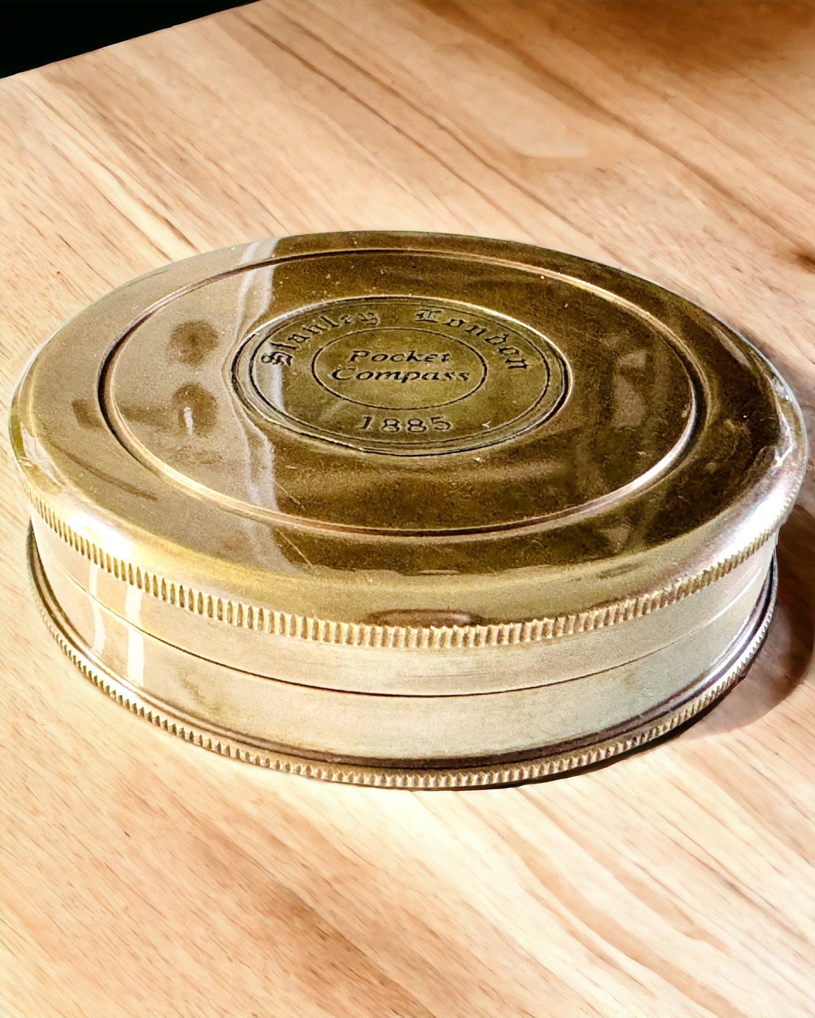 "Stanley Marine London" hajózási iránytű személyre szabási lehetőséggel, 2 választható változatban