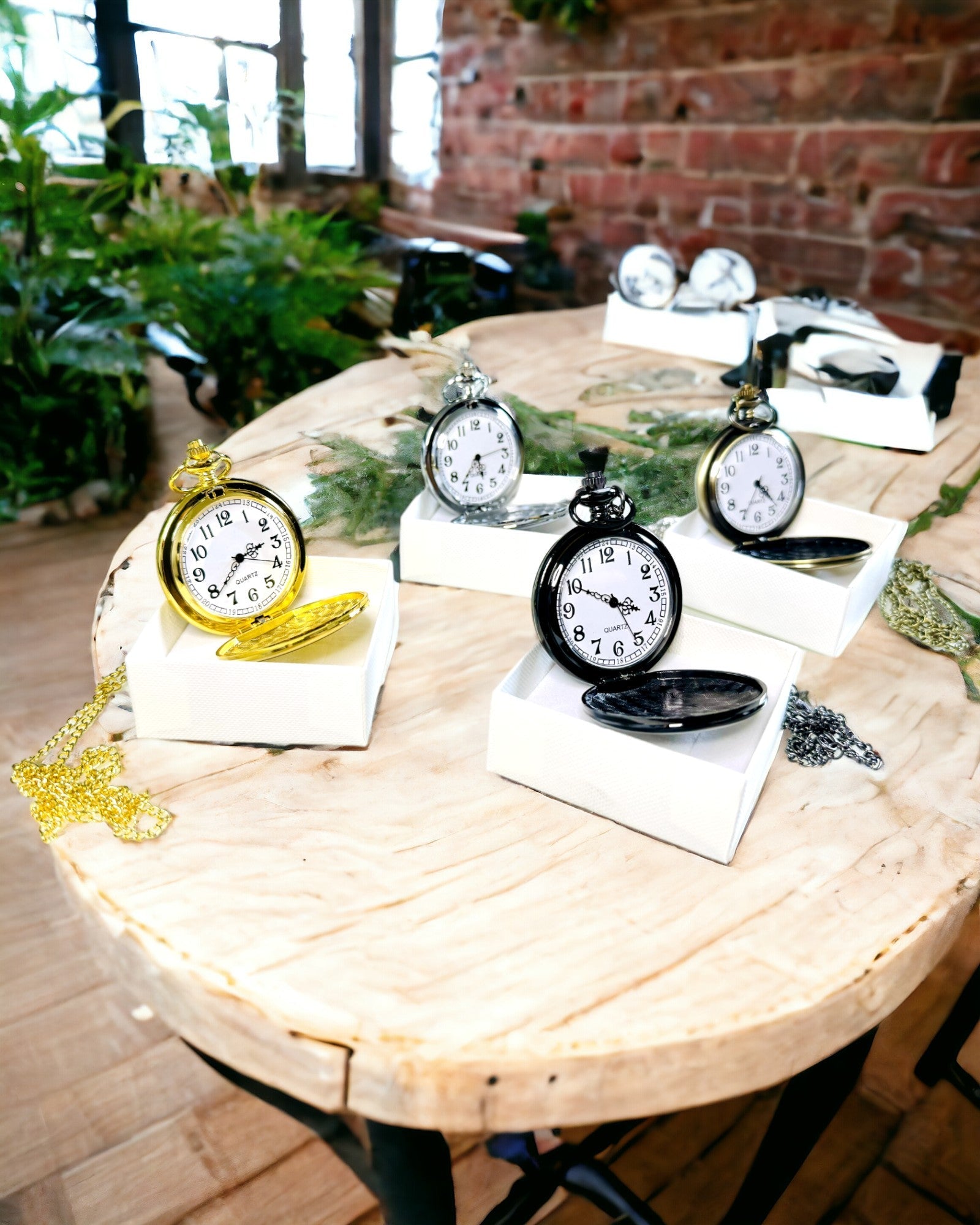 Arany színű, gravírozható vintage stílusú zsebóra