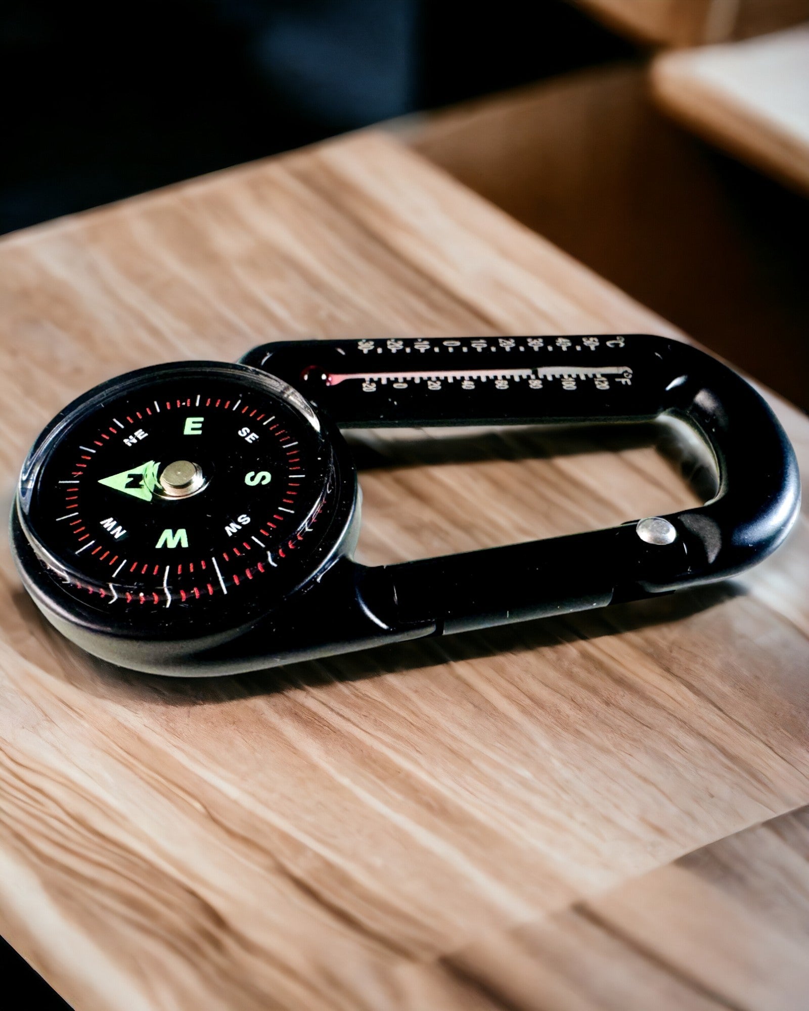 Karabineres iránytű hőmérővel, kulcstartó - gravírozási lehetőség