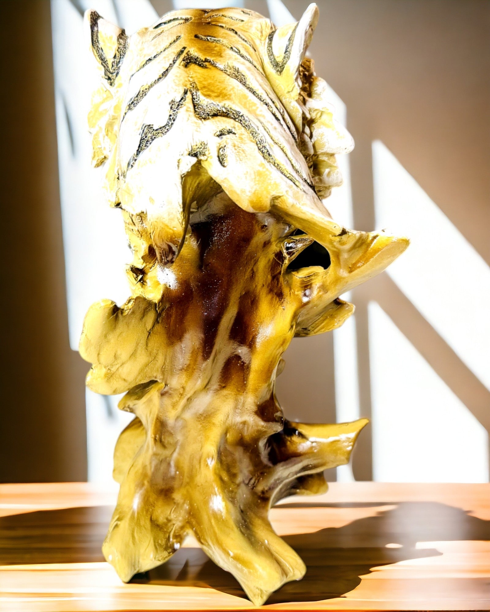 "Dzsungel Királya Tigris" szobor gravírozási lehetőséggel, 29 cm magas figura, ajándék dekoráció