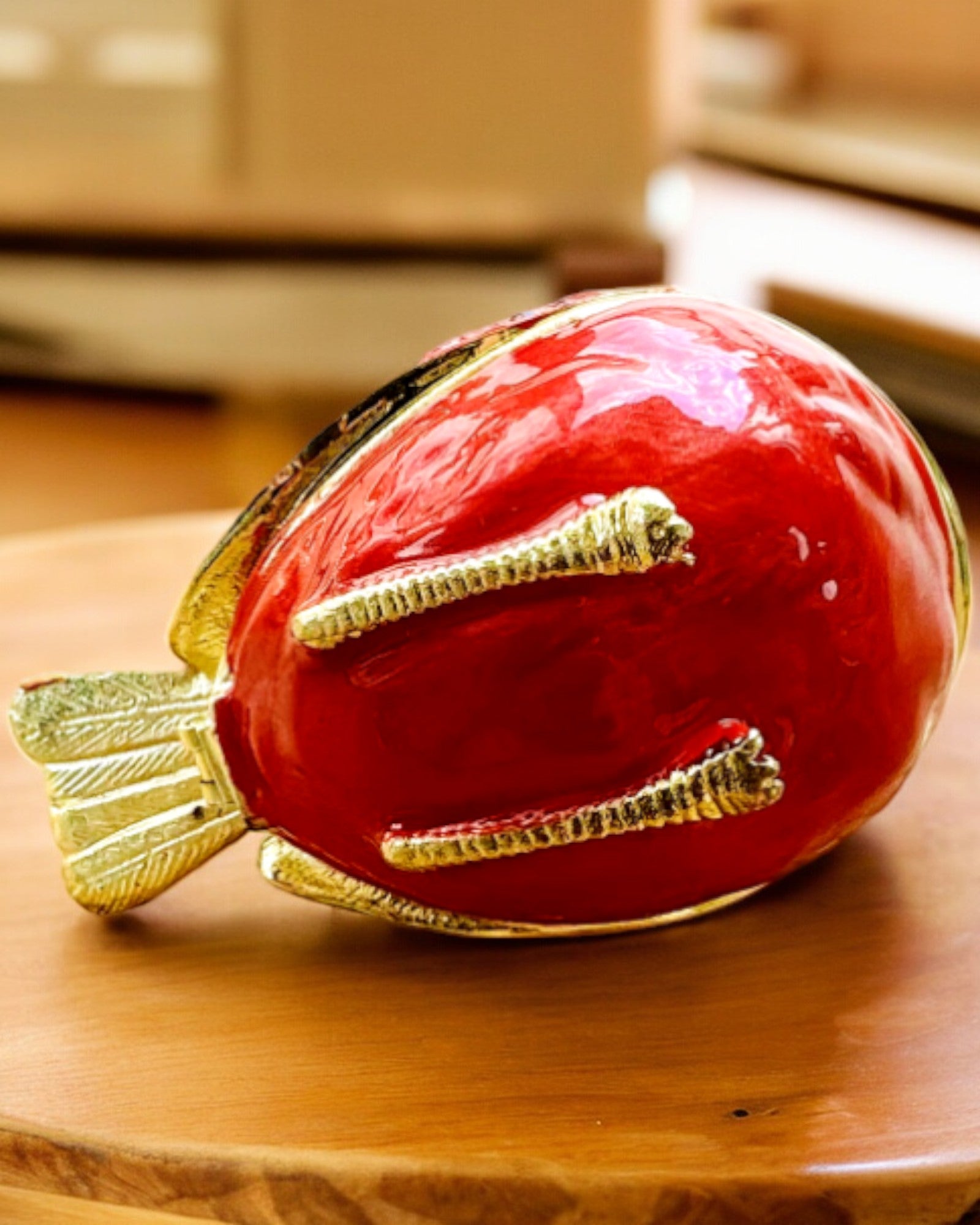 Elegáns bíboros alakú doboz gravírozási lehetőséggel