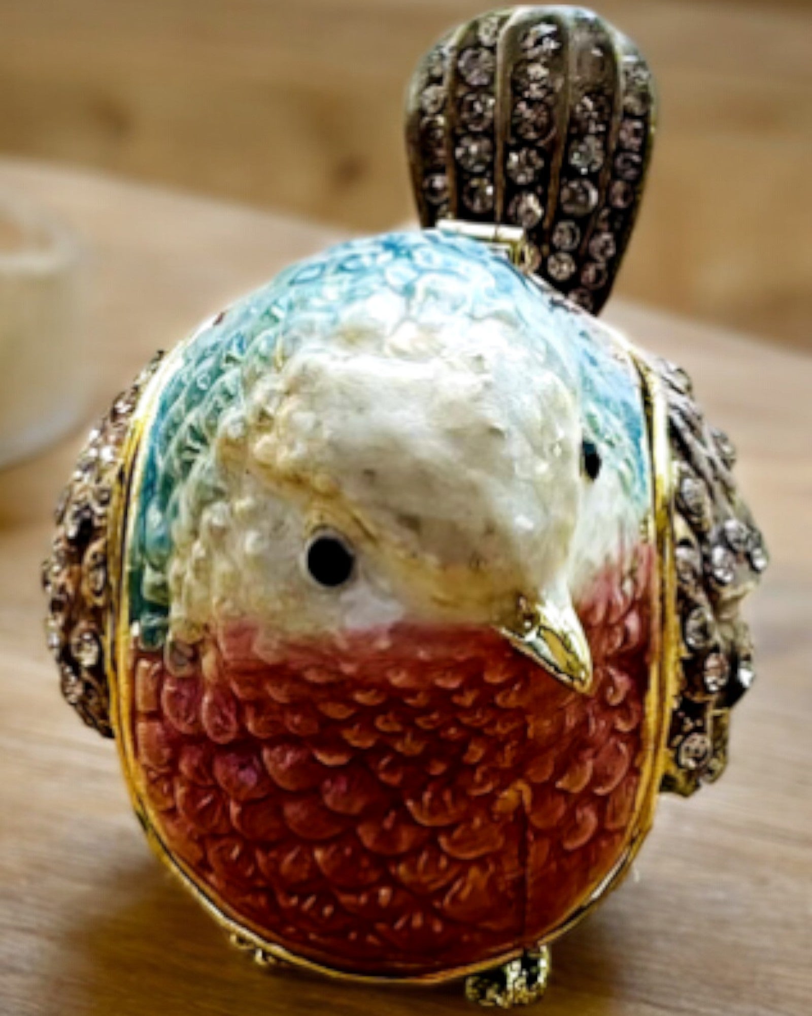 Gravírozott Színes Veréb Madárka - Elbűvölő Kincsesláda