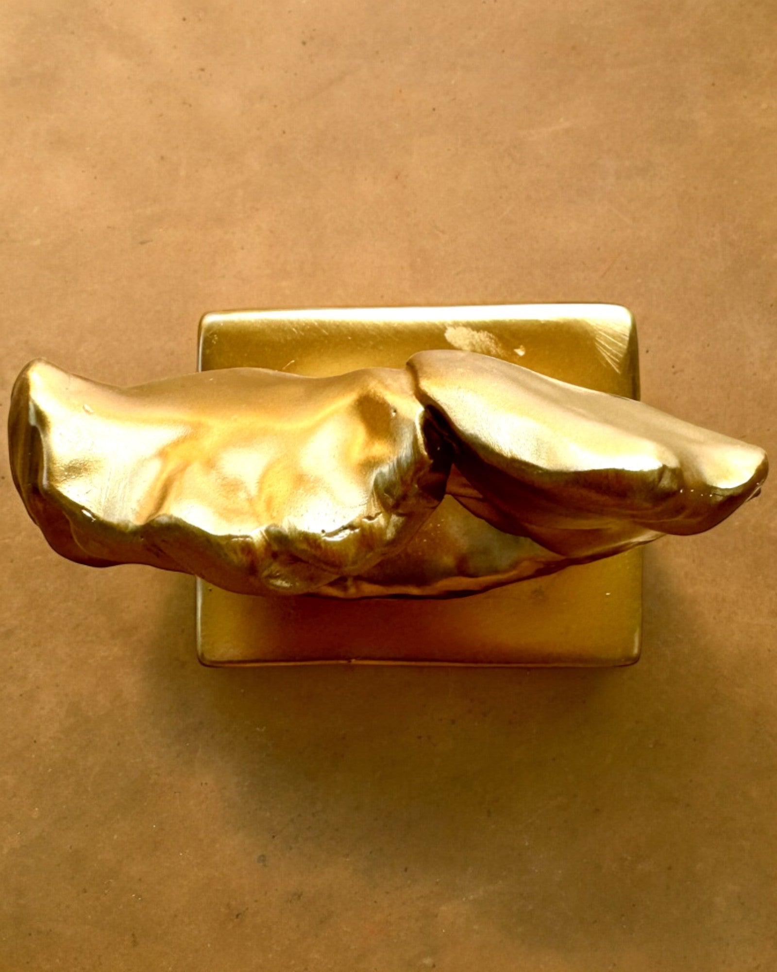 Figurka "Złote Złączenie" - 13.5 cm wysokości, Dekoracyjna z Opcją Grawerowania