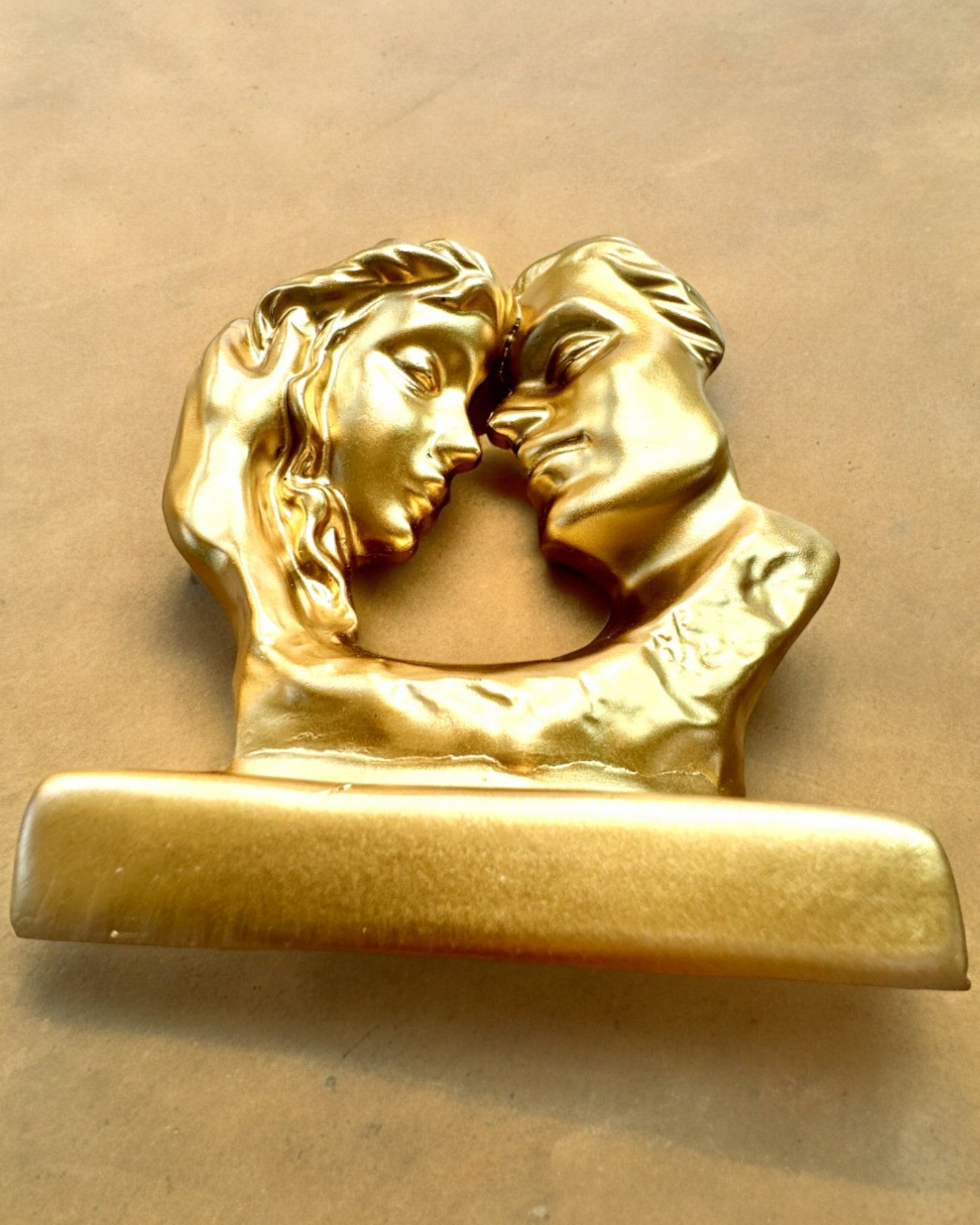 "Złote Złączenie" figura - 13,5 cm magas, Dekoratív gravírozási lehetőséggel