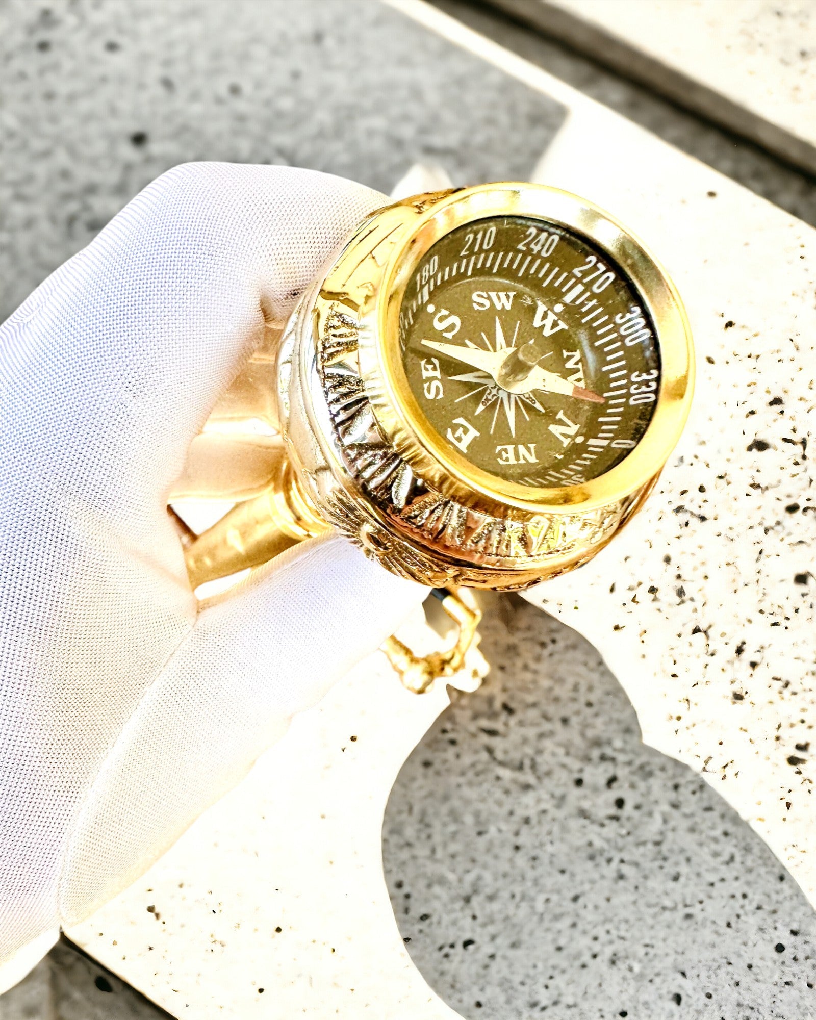 Kompasso Brown - Sétabot - Kézzel Faragott Fa - Exkluzív Kiadás Gravírozási Lehetőséggel