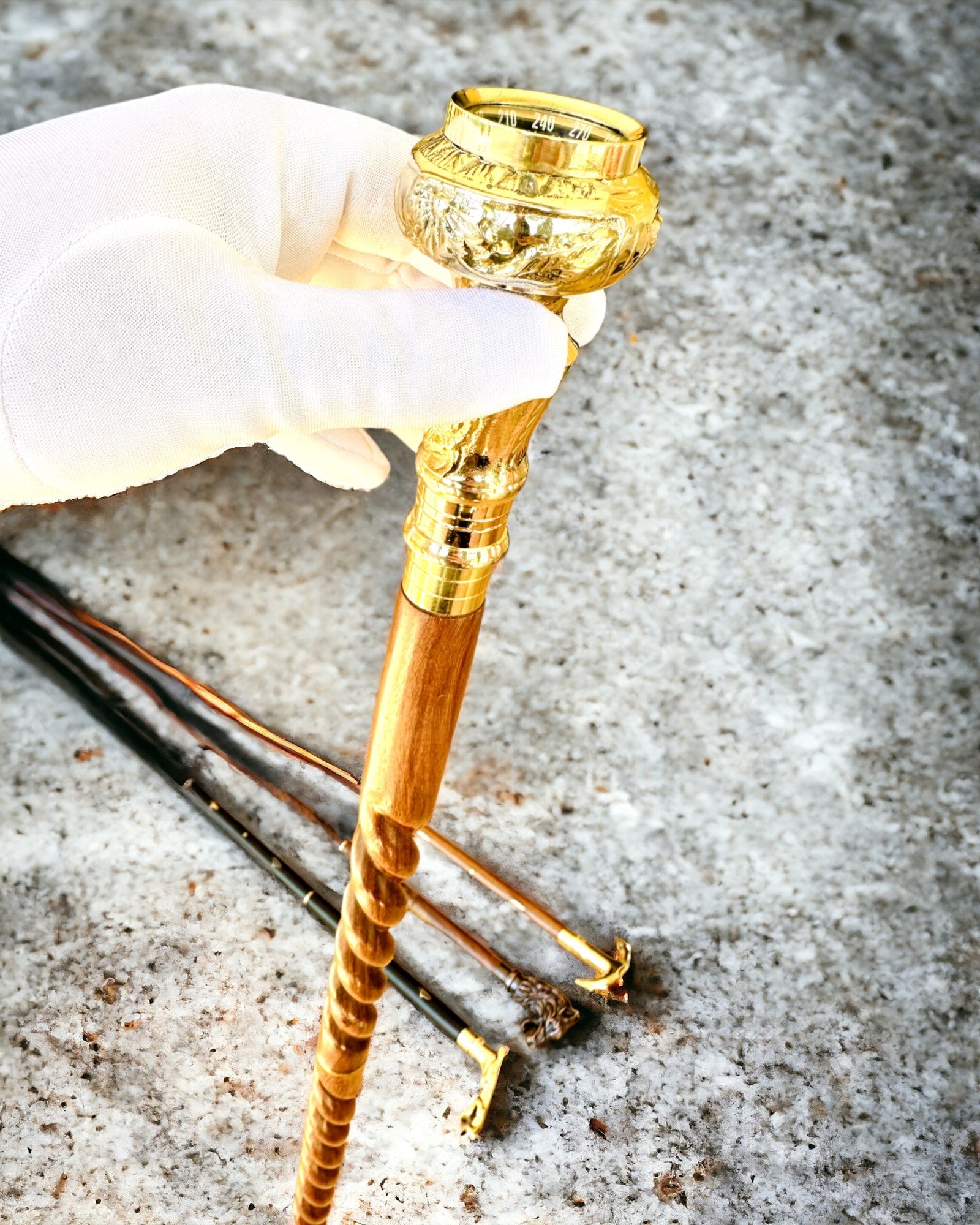 Kompasso Brown - Sétabot - Kézzel Faragott Fa - Exkluzív Kiadás Gravírozási Lehetőséggel