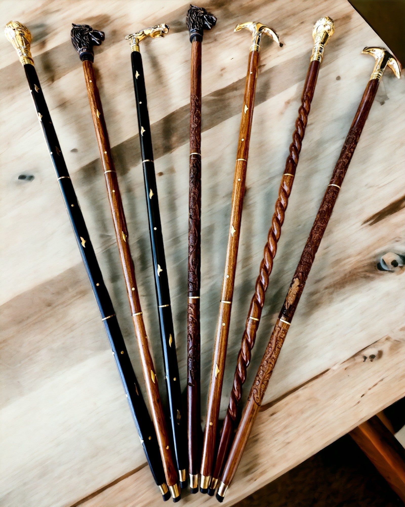 Kompasso Brown - Sétabot - Kézzel Faragott Fa - Exkluzív Kiadás Gravírozási Lehetőséggel